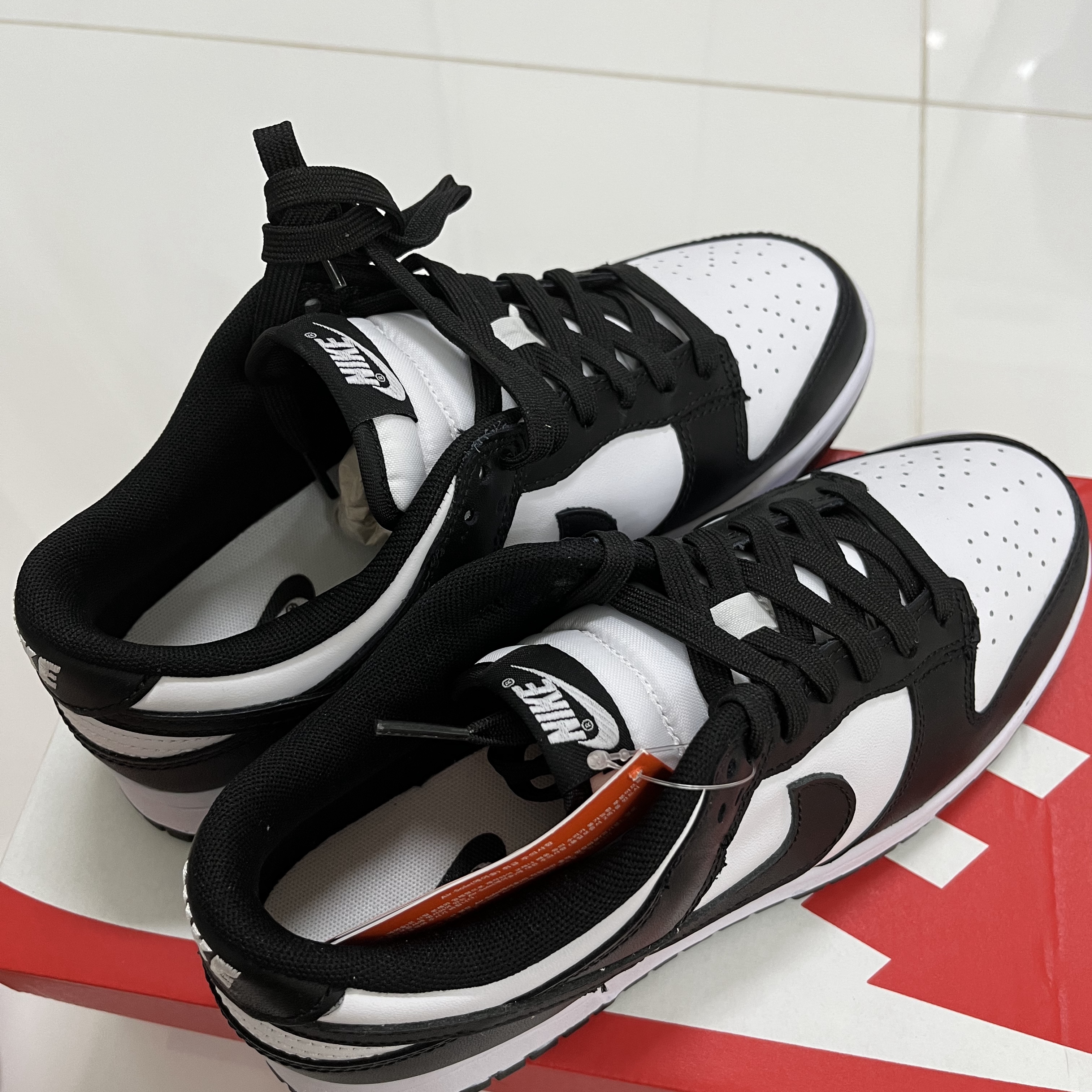 Nike Dunk Low Retro Black 착용 스타일