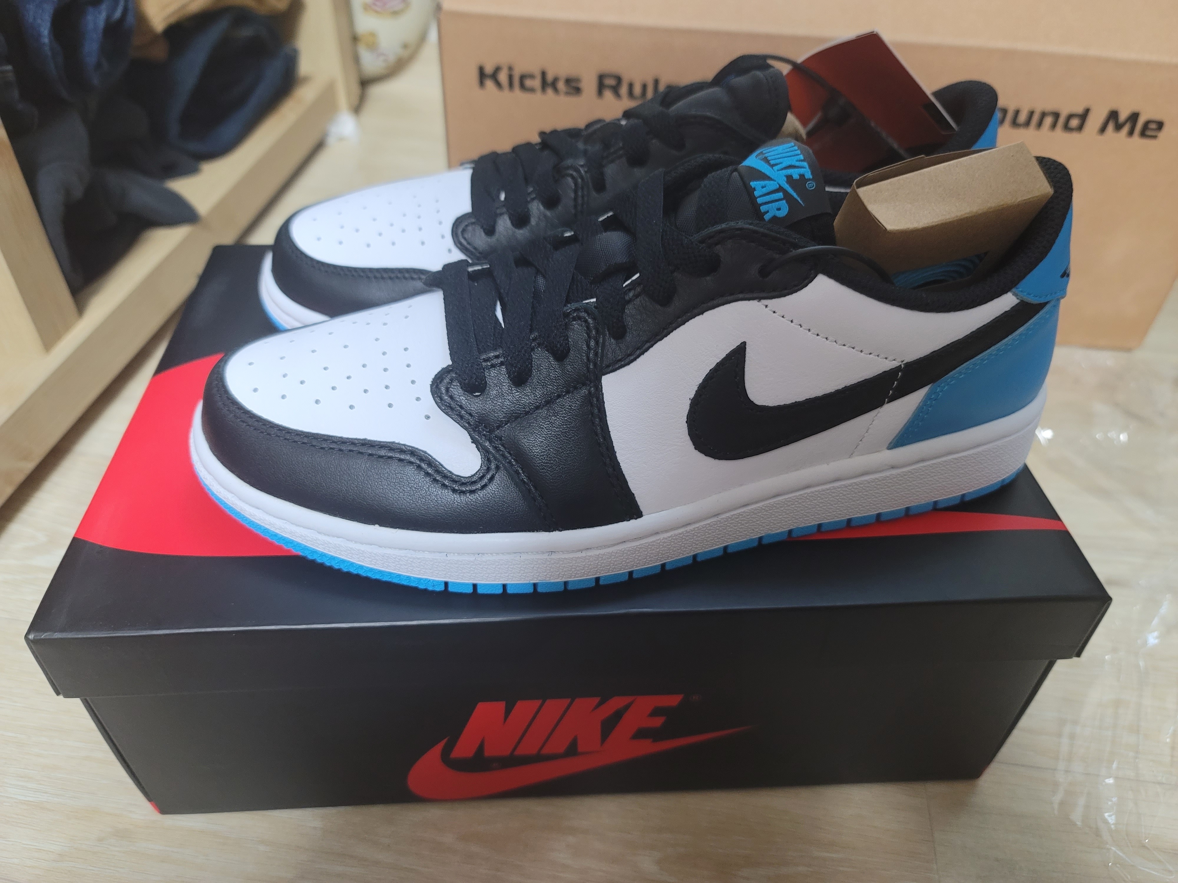 Jordan 1 Retro Low OG Black and Dark Powder Blue, (W) Jordan 1 Retro Low OG Black and Dark Powder Blue 착용 스타일 - 2