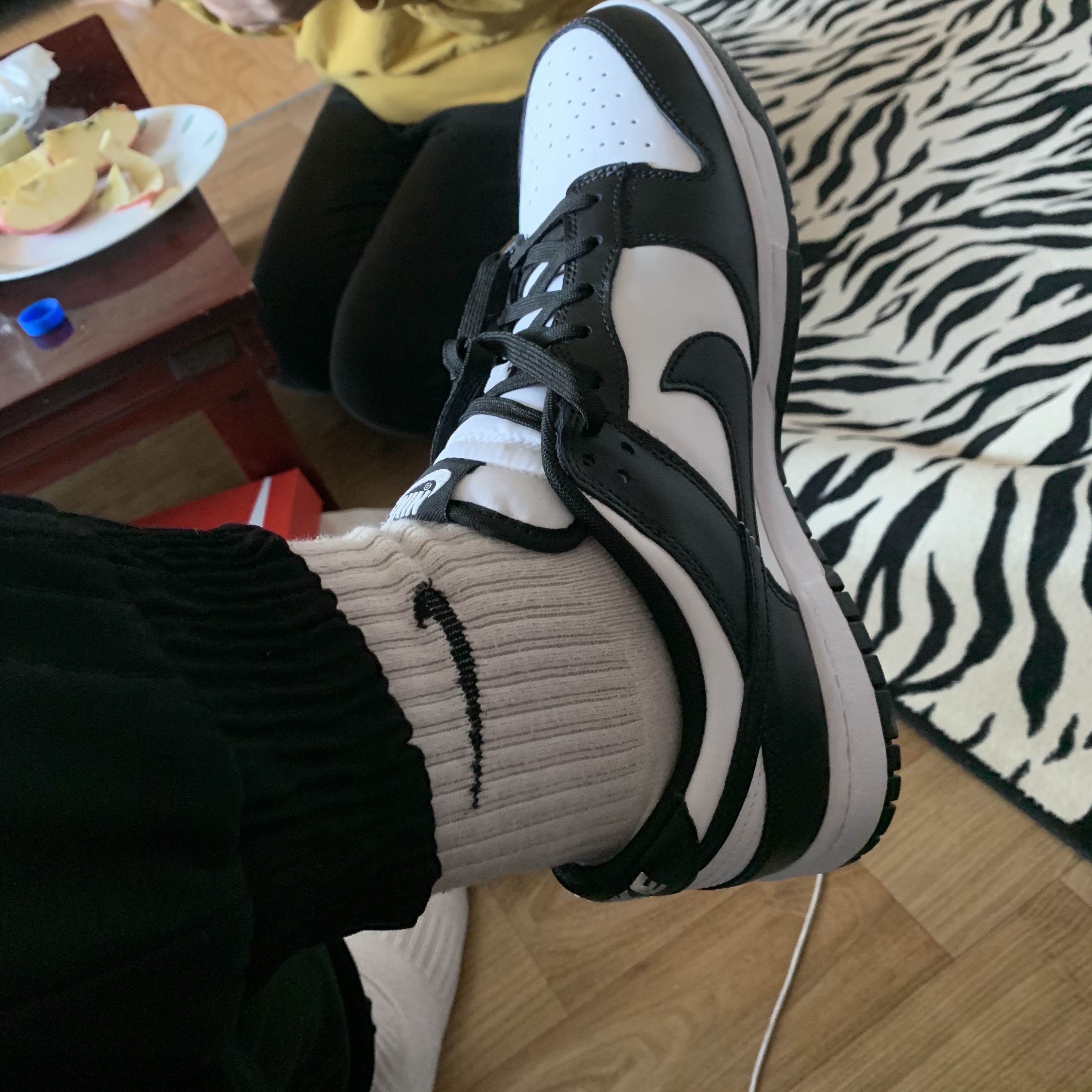 Nike Dunk Low Retro Black 착용 스타일