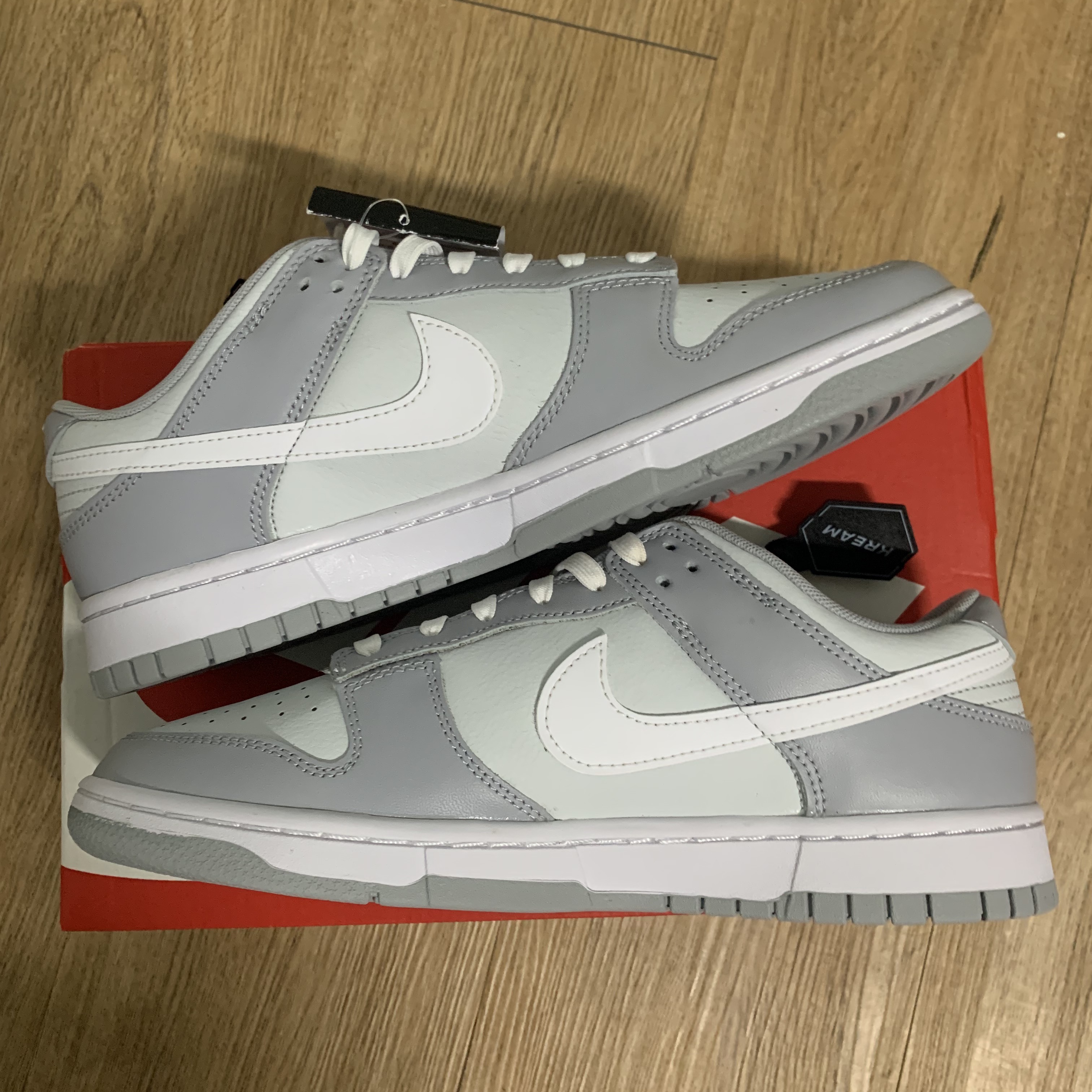 Nike Dunk Low Retro Wolf Grey 착용 스타일 - 3
