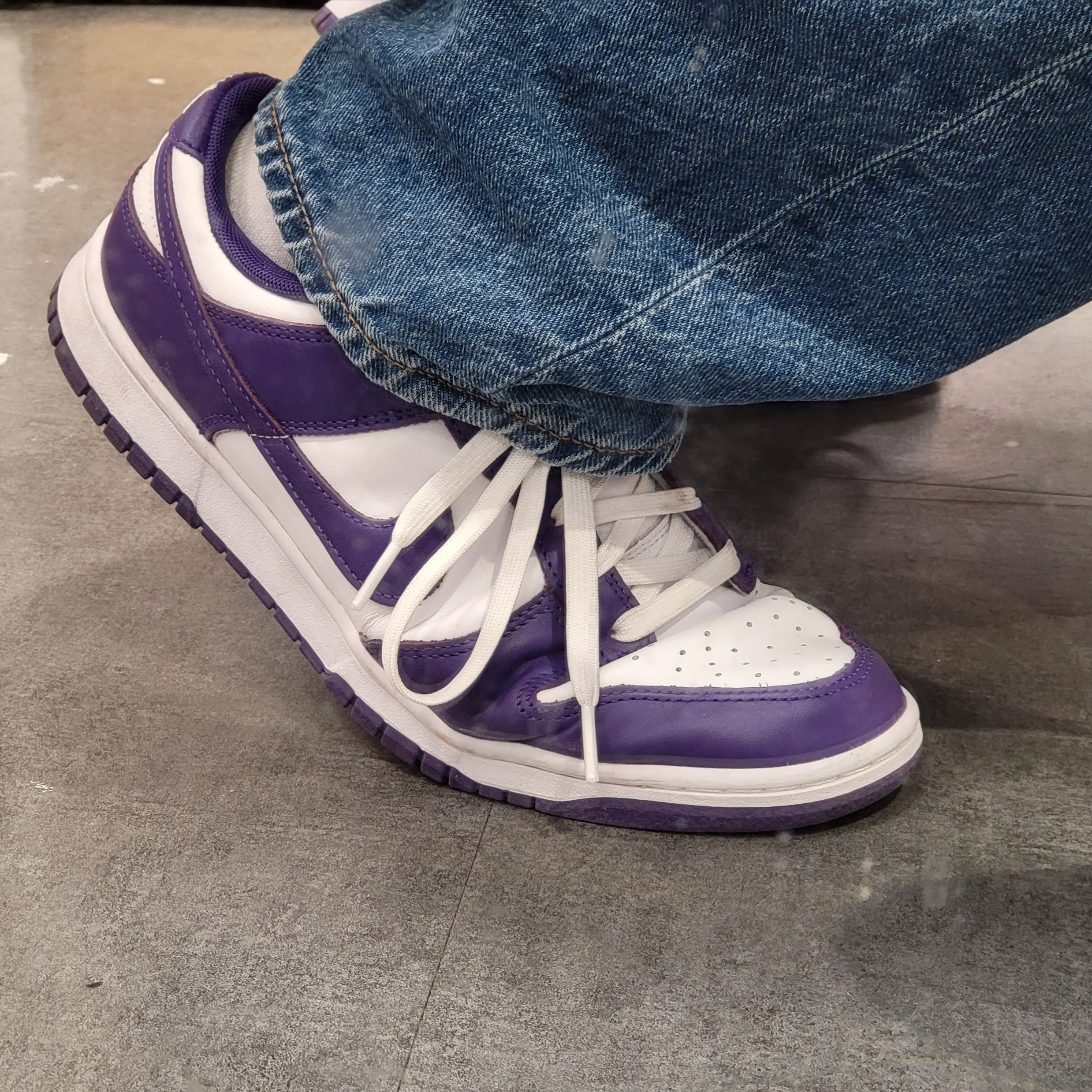 Nike Dunk Low Retro Championship Court Purple, (W) Nike Air Force 1 '07 Low White 착용 스타일 - 1