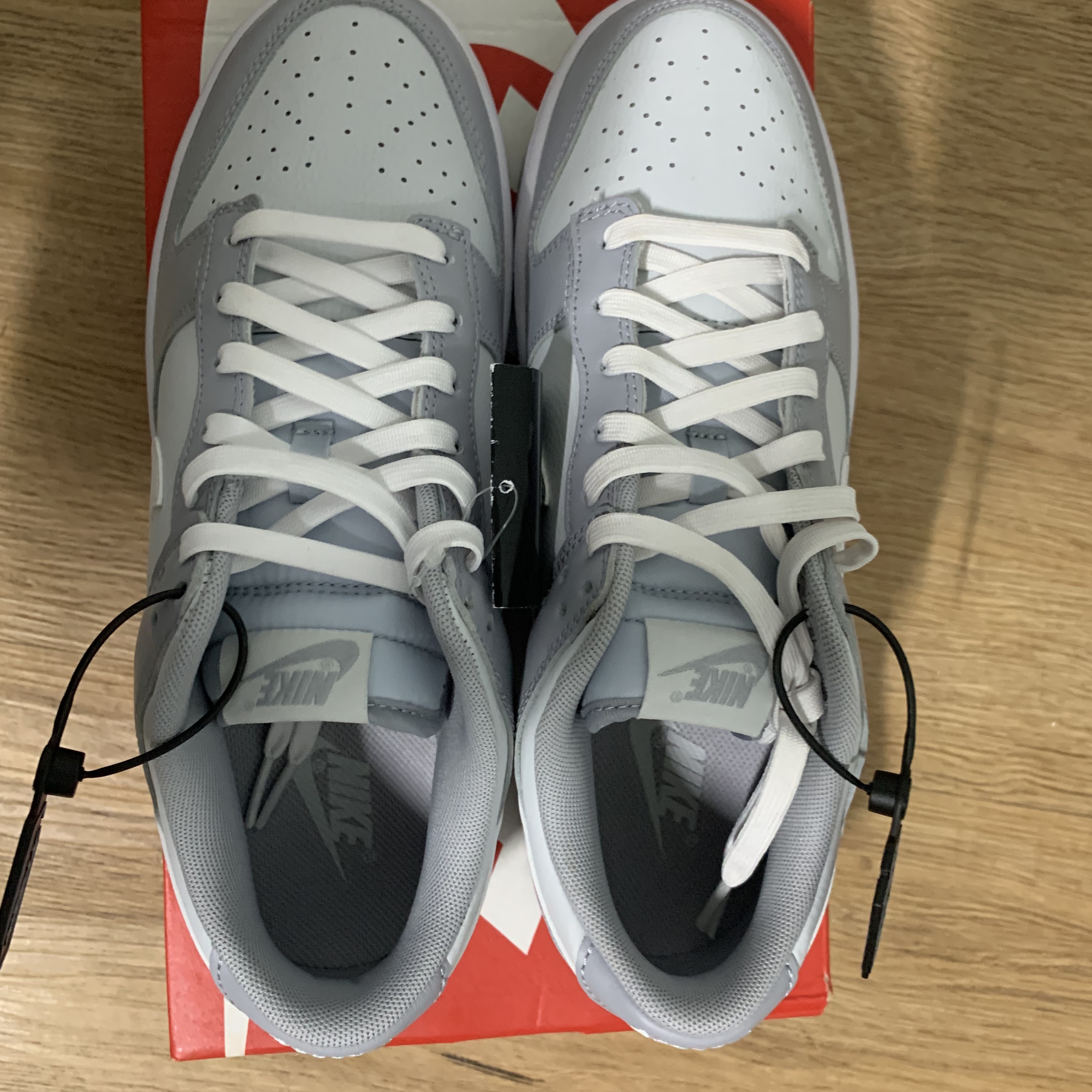 Nike Dunk Low Retro Wolf Grey 착용 스타일 - 1