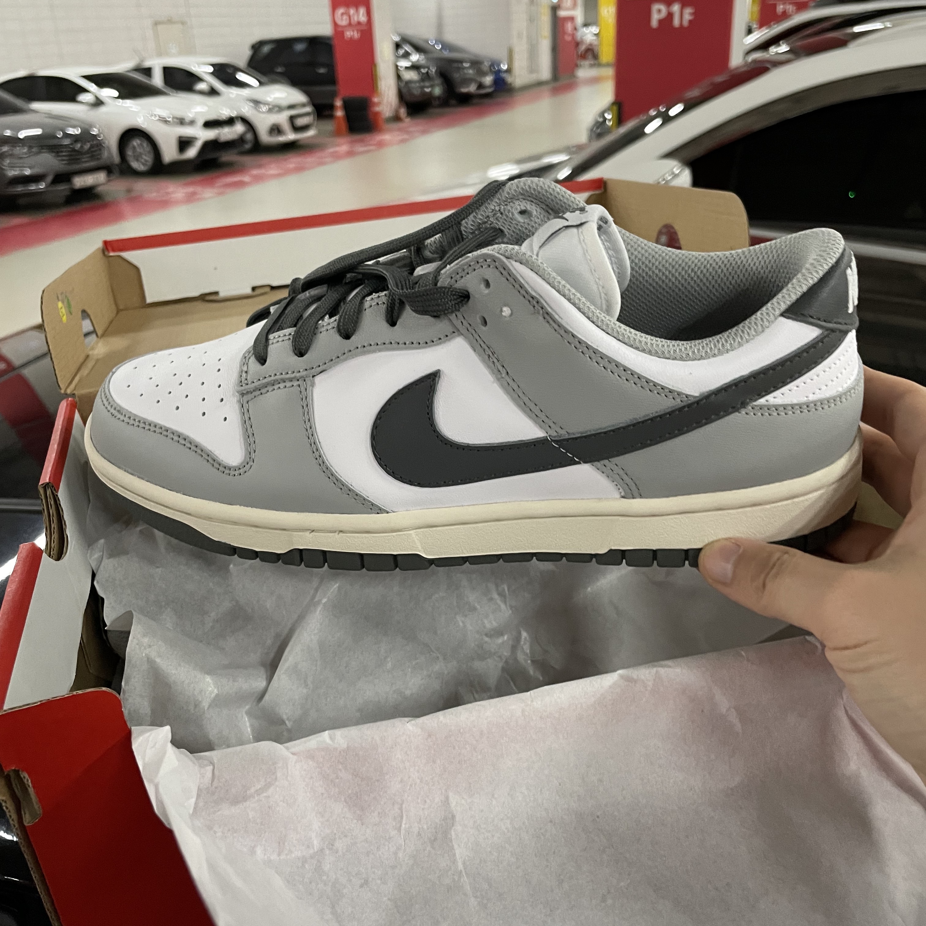 (W) Nike Dunk Low Light Smoke Grey 착용 스타일