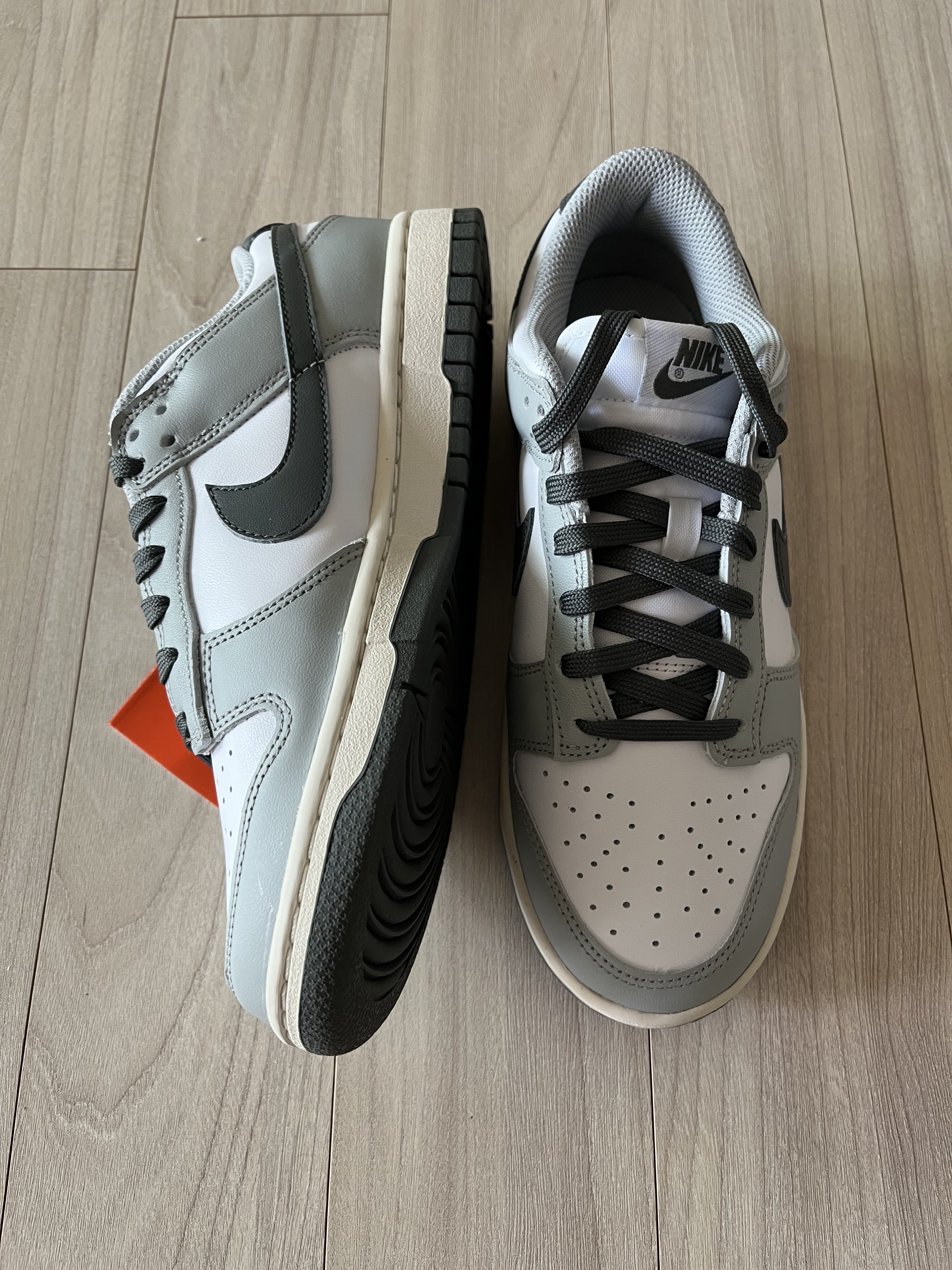 (W) Nike Dunk Low Light Smoke Grey 착용 스타일 - 2