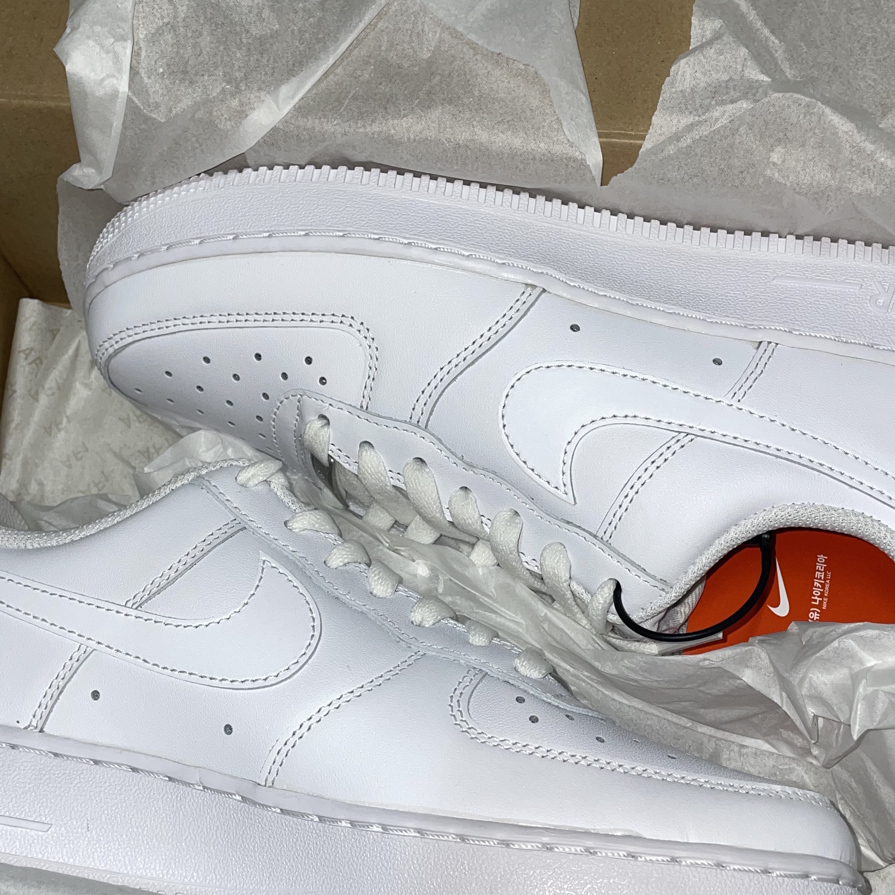 Nike Air Force 1 '07 Low White 착용 스타일 - 3