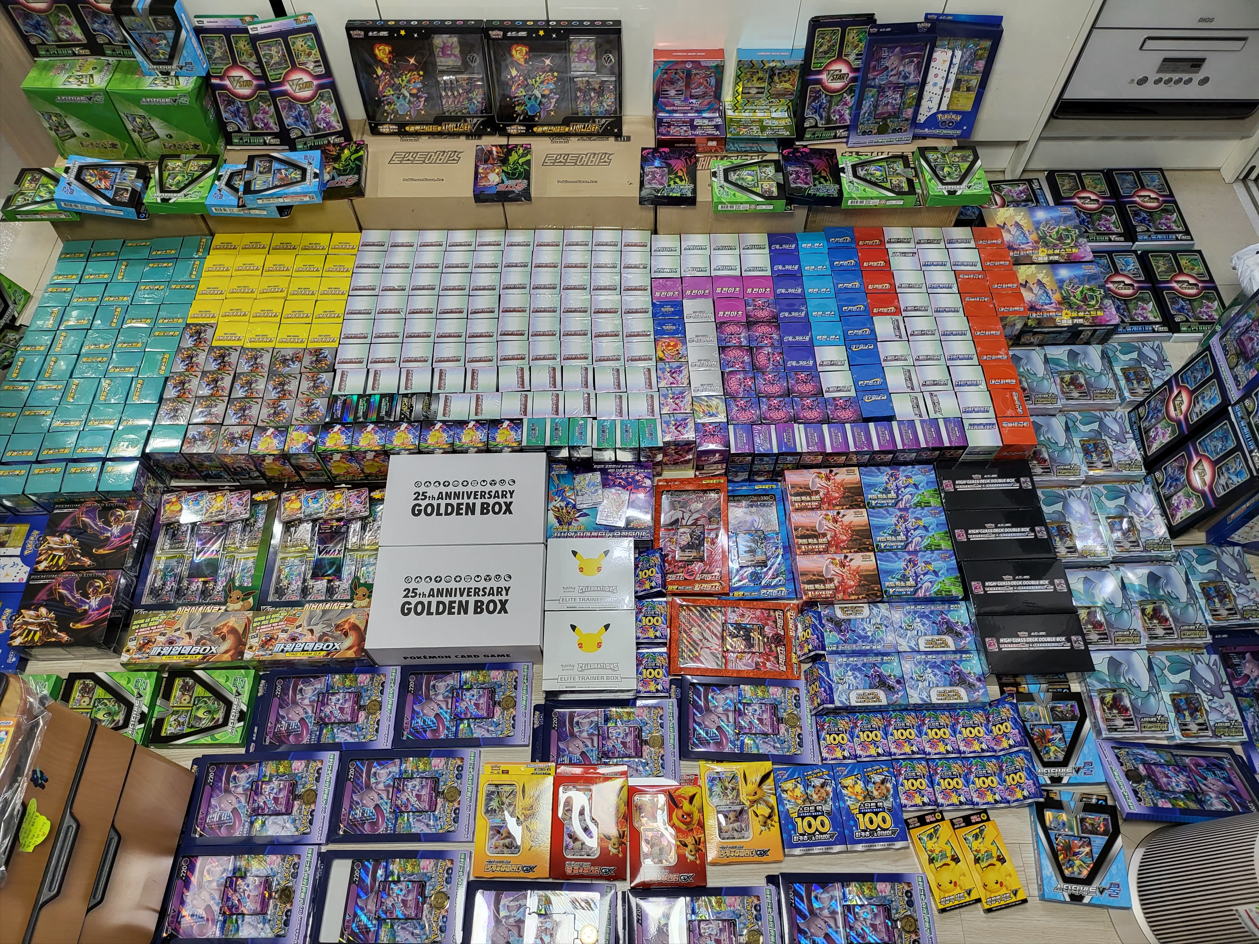 Pokemon TCG Sword & Shield High Class Pack Vmax Climax Box (Pack of 10), Pokemon TCG Sword & Shield High Class Pack Vmax Climax 4 Boxes (Total Pack of 40) 착용 스타일