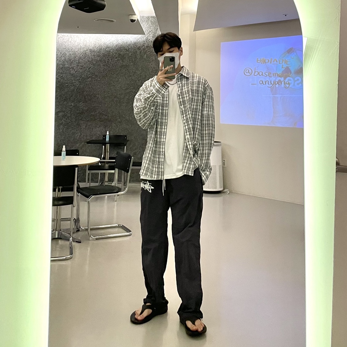 Oofos OOriginal Black, Nike x Stussy Beach Pants Off Noir 착용 스타일