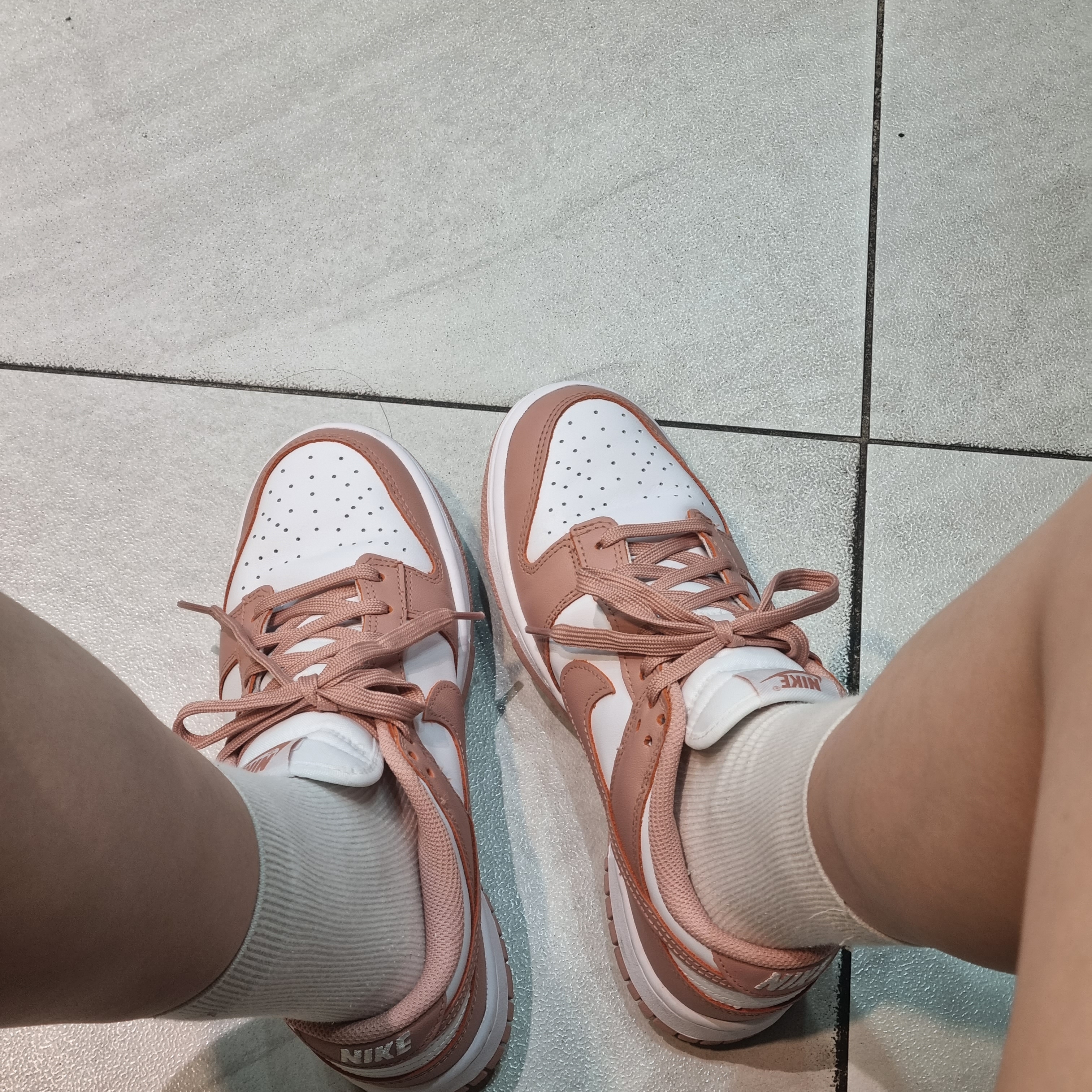 (W) Nike Dunk Low Rose Whisper 착용 스타일 - 1