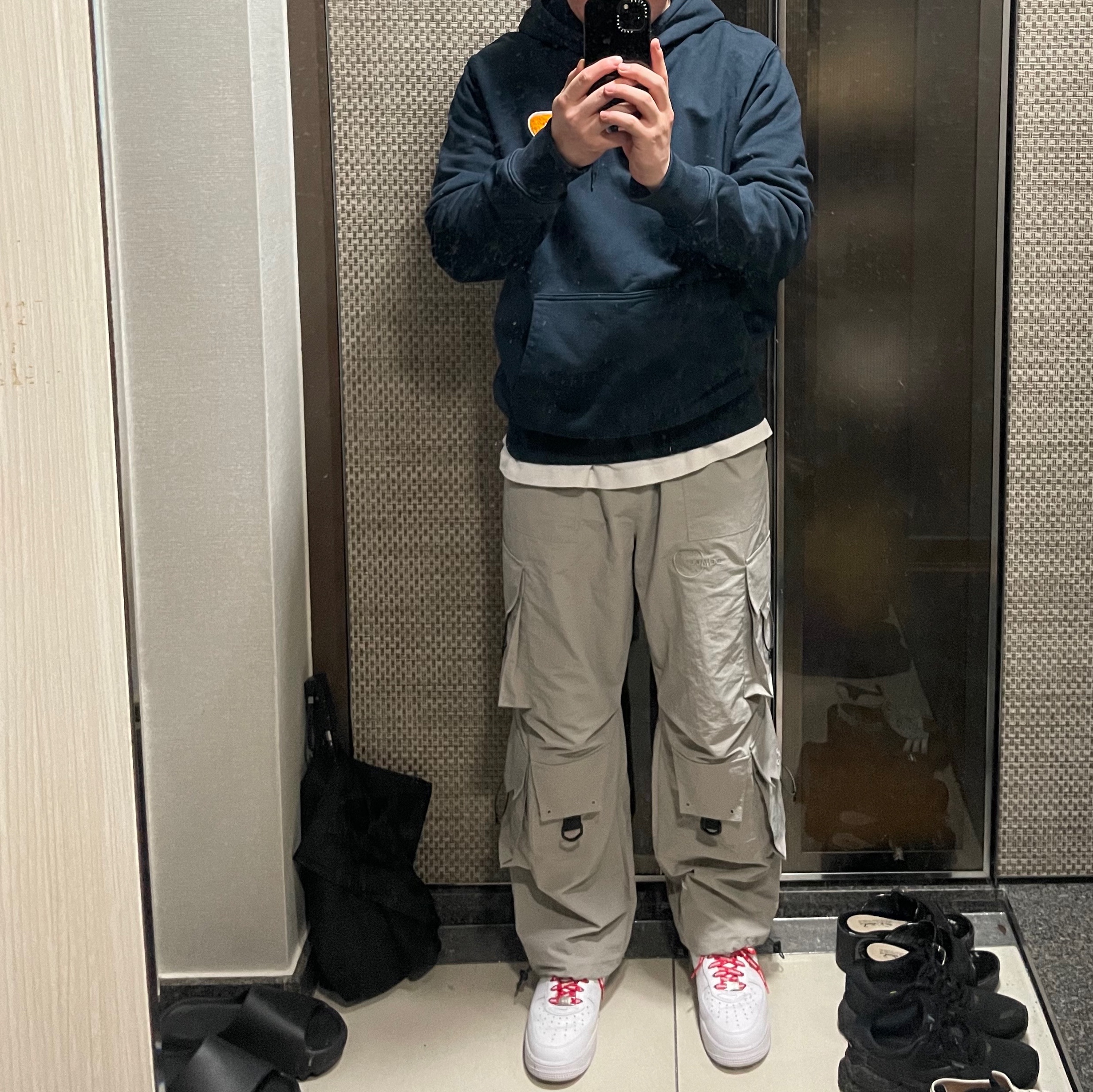 Palace Tri-Chenille Hood Navy - 21FW, Nike x Supreme Air Force 1 Low White 착용 스타일