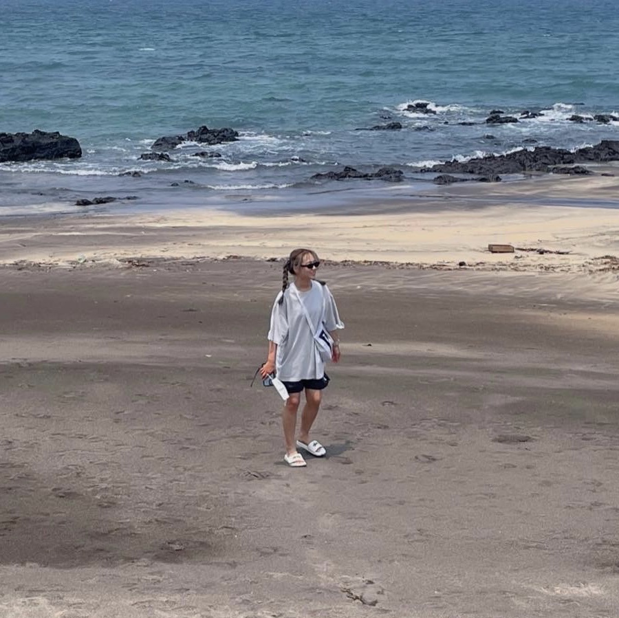 Nike x Stussy Water Shorts Off Noir, Nike x Stussy Benassi Slide Sail 착용 스타일 - 4