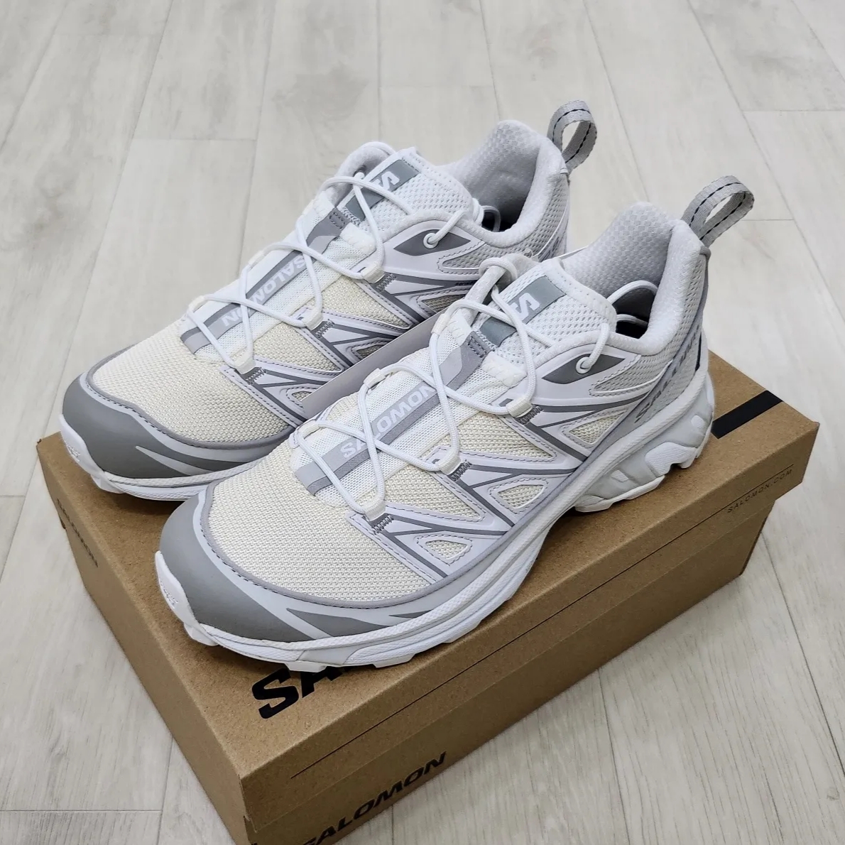 Salomon XT-6 Expanse Vanilla Ice White 착용 스타일 - 2