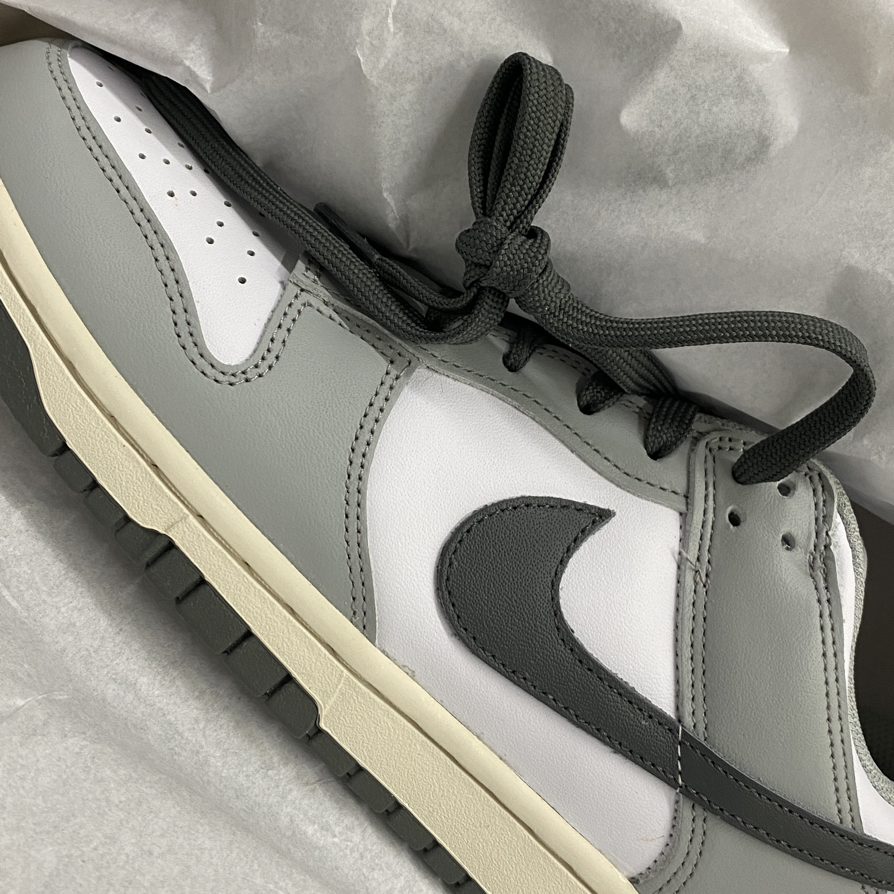 (W) Nike Dunk Low Light Smoke Grey 착용 스타일