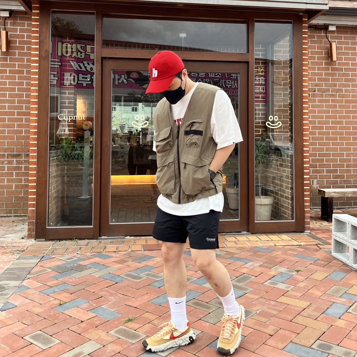 Nike Overbreak SP Fossil 착용 스타일