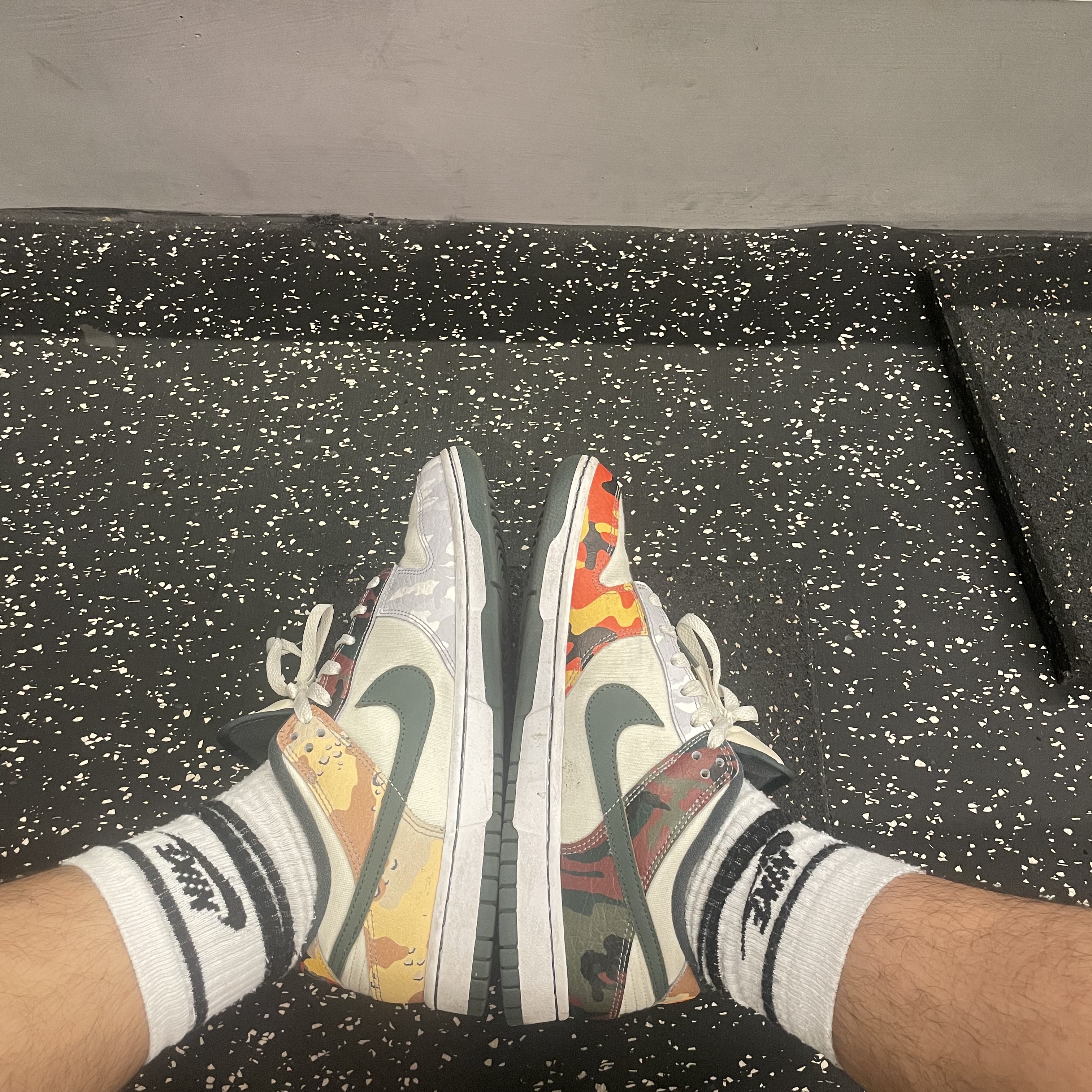 Nike Dunk Low SE Sail Multi Camo 착용 스타일