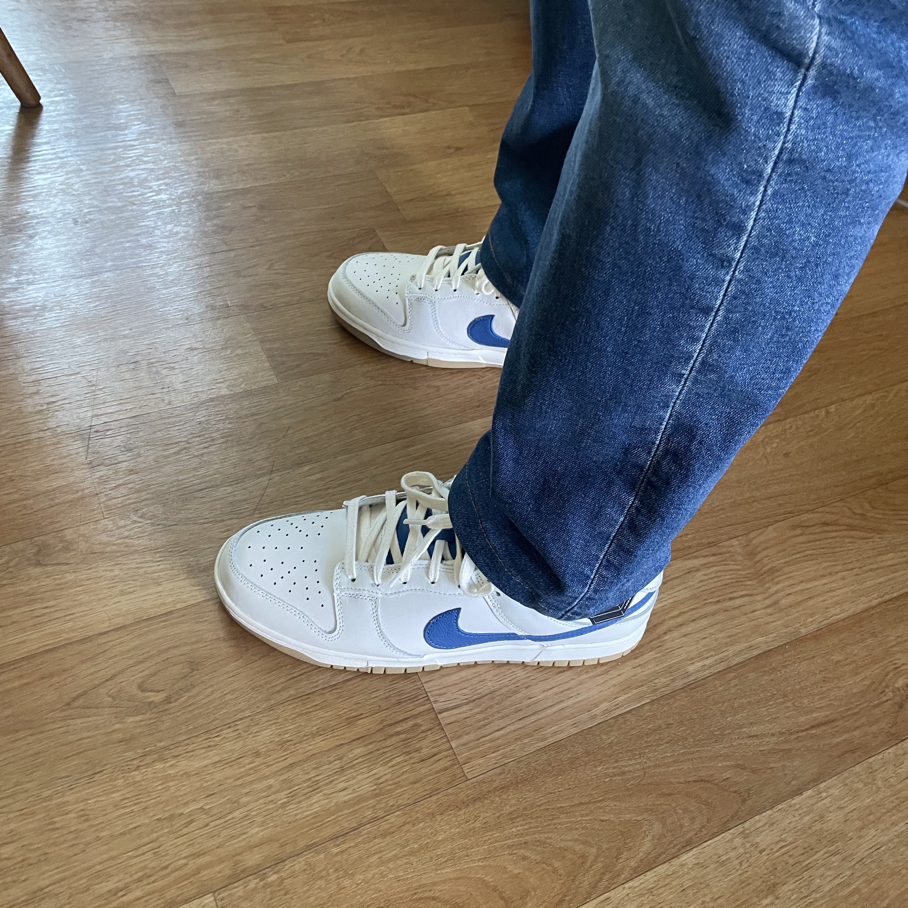 Nike Dunk Low SE Sail Dark Marina Blue 착용 스타일 - 1