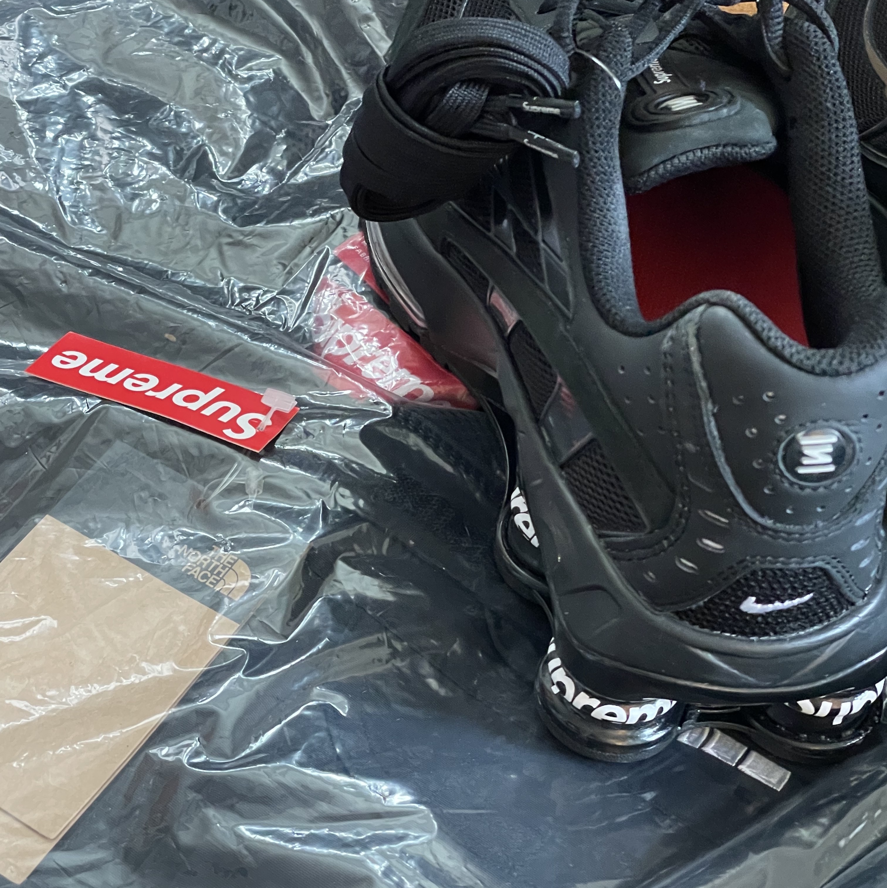 Supreme x The North Face Trekking Convertible Jacket Black - 22SS, Nike x Supreme Shox Ride 2 SP Black 착용 스타일