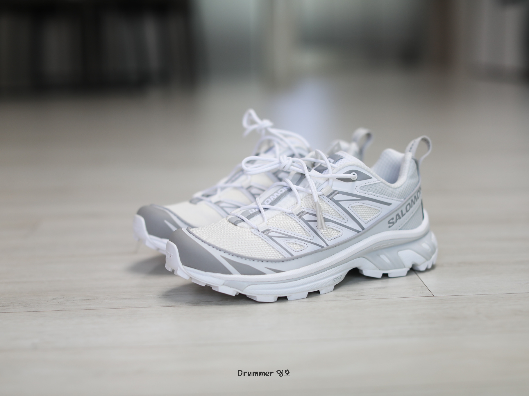 Salomon XT-6 Expanse Vanilla Ice White 착용 스타일 - 1