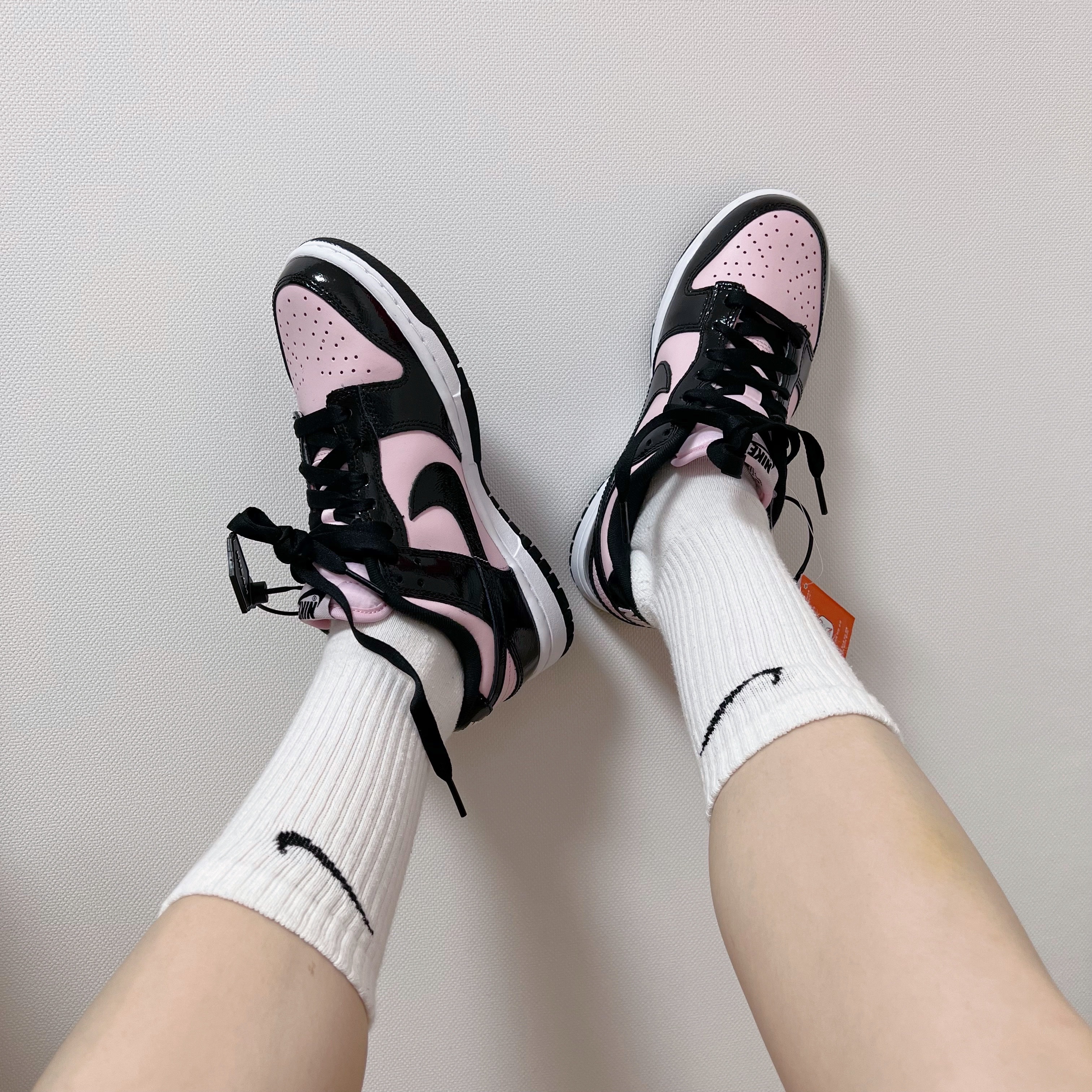 (W) Nike Dunk Low Essential Pink Foam Black 착용 스타일