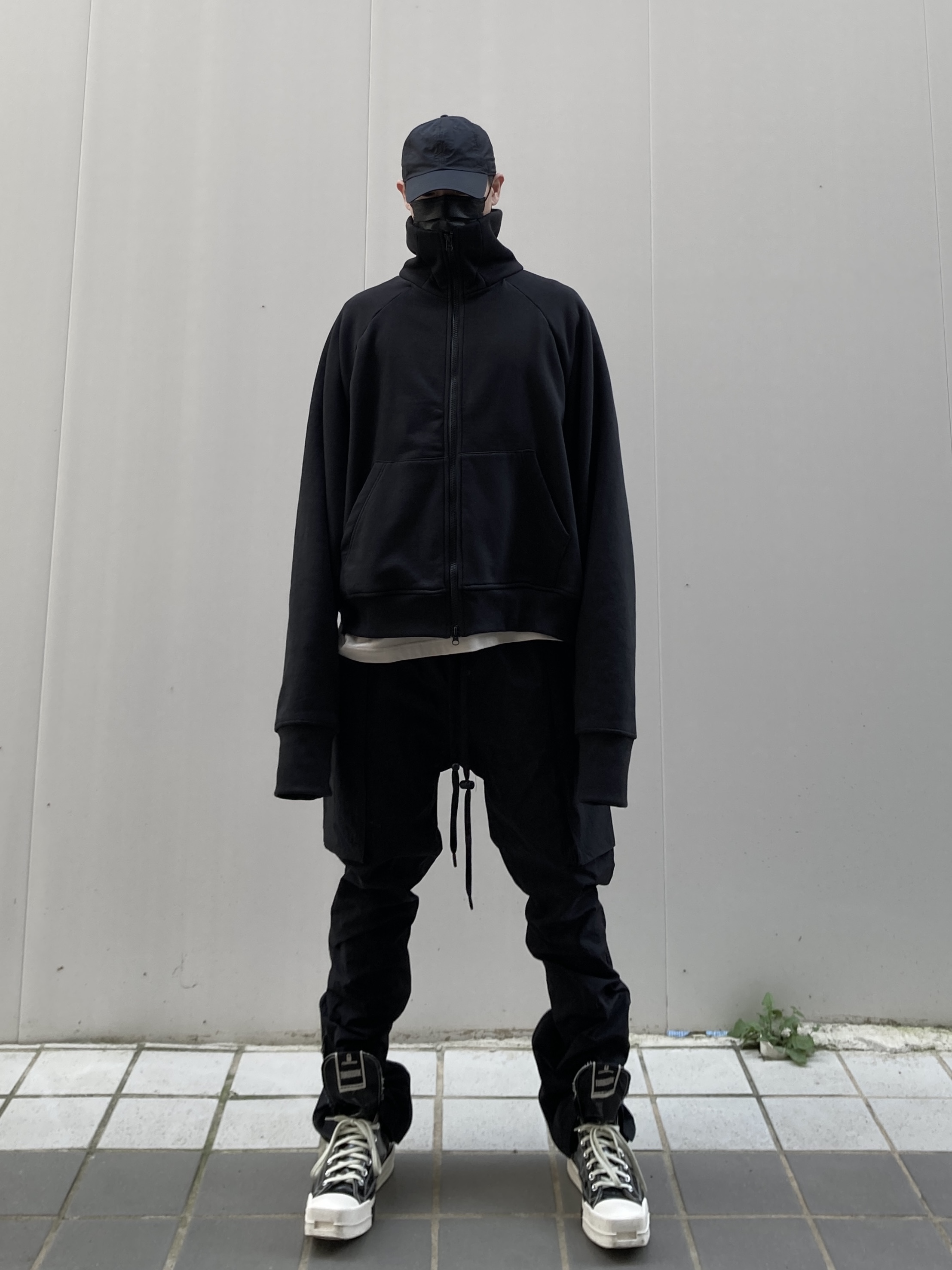 Converse x Drkshdw Turbodrk Chuck 70 Hi Black Lacquered Denim 착용 스타일 - 1