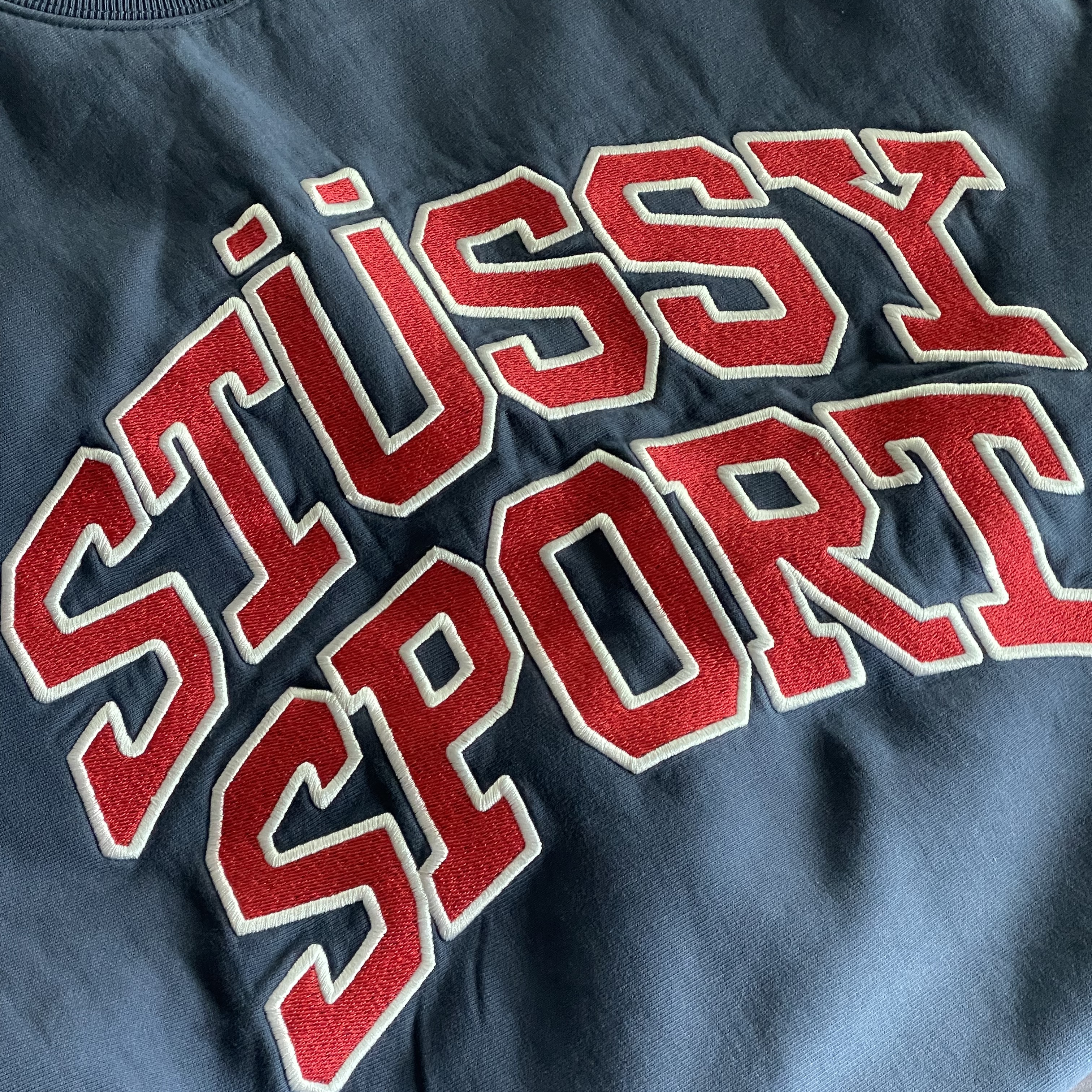 Stussy Relaxed Oversized Crew Navy 착용 스타일