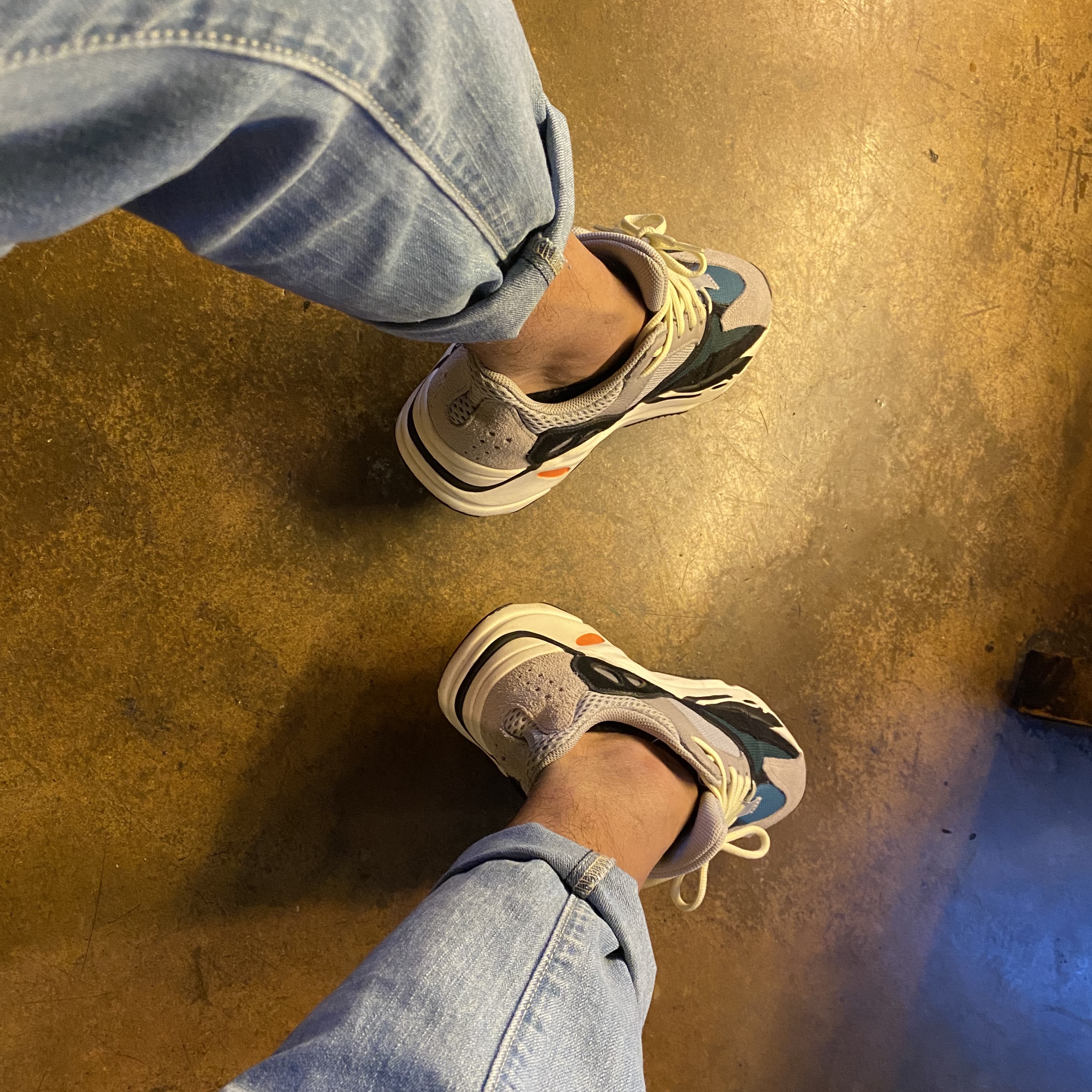 Adidas Yeezy Boost 700 Wave Runner Solid Grey 2017/2019 착용 스타일 - 2