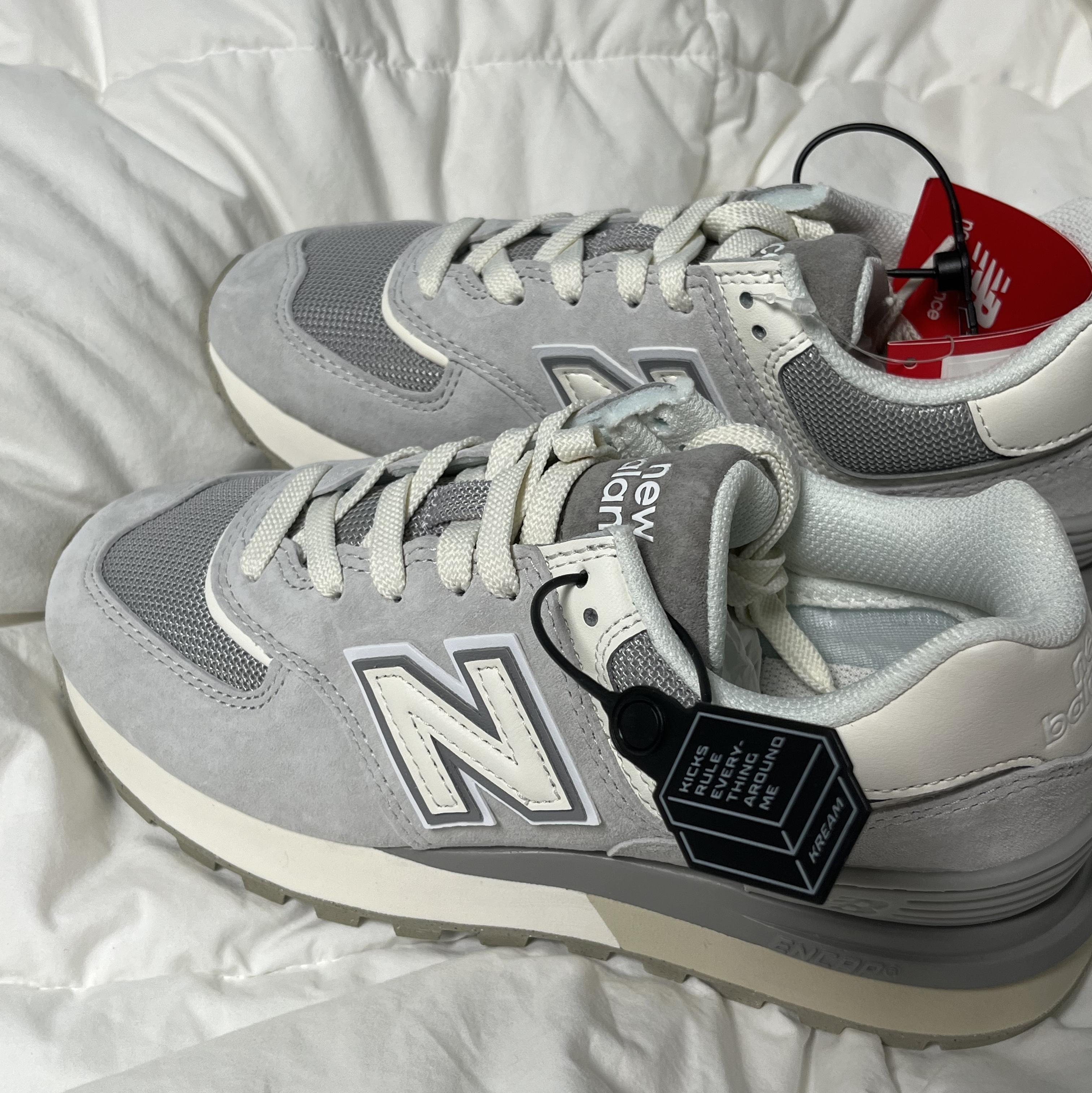 New Balance 574 Legacy Grey Sea Salt 착용 스타일 - 1