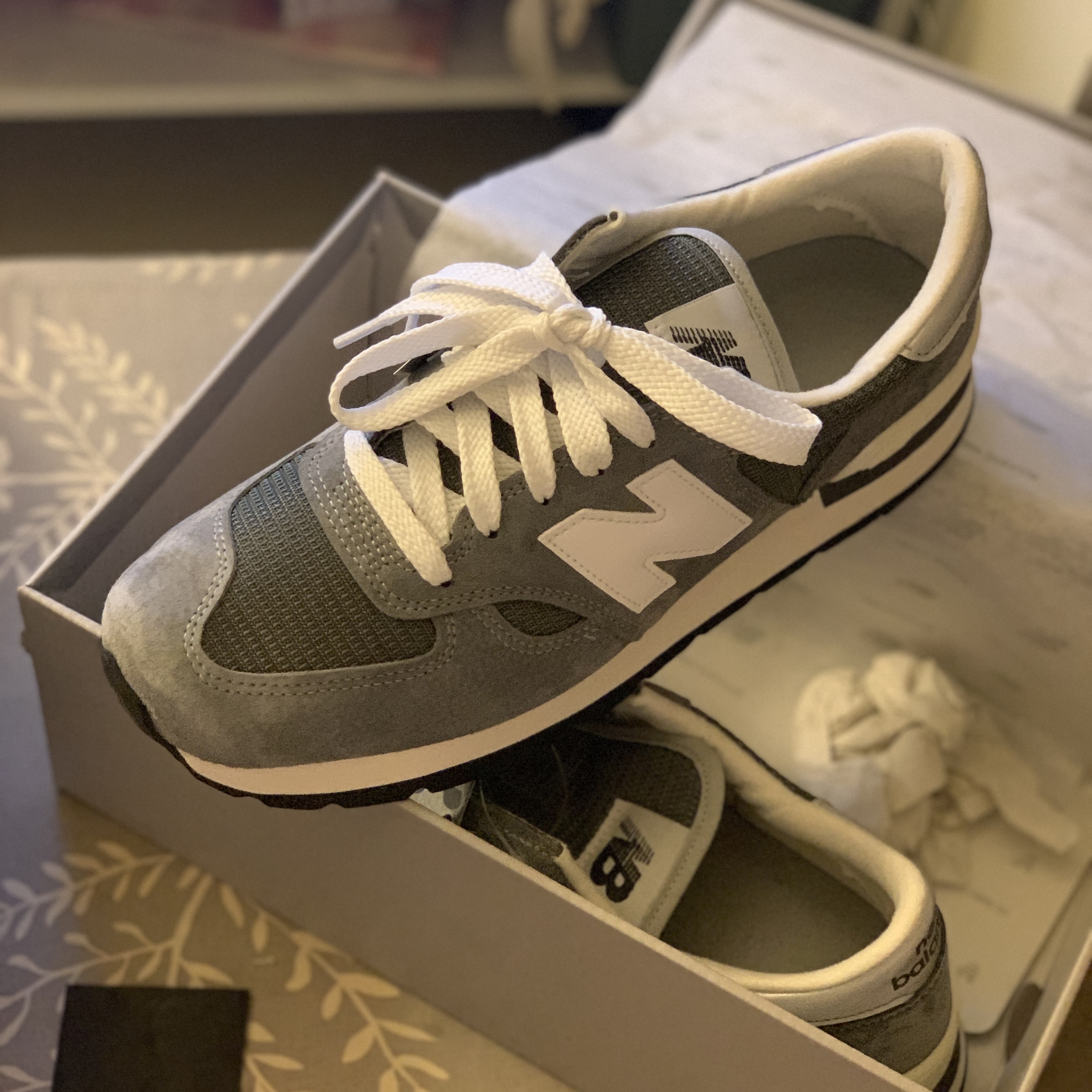 New Balance 990v1 Made in USA Grey White 착용 스타일