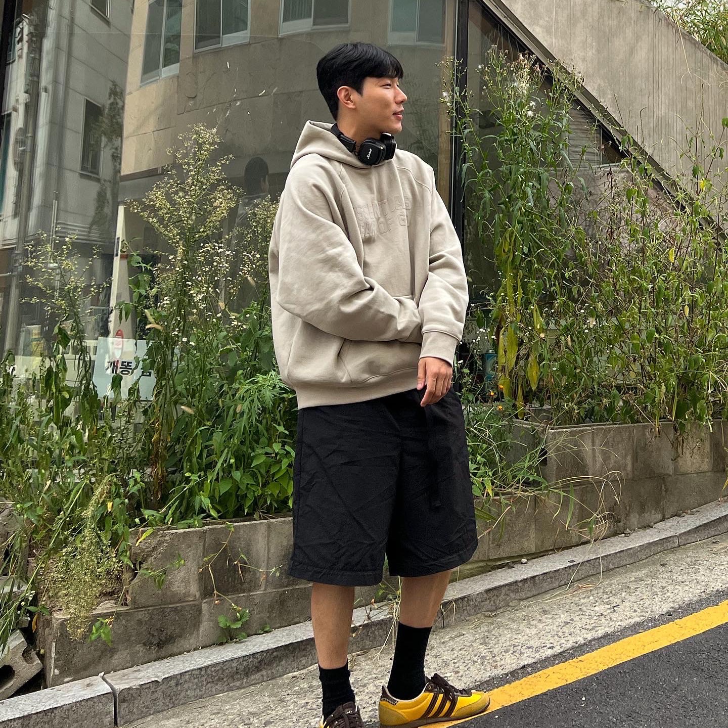 Essentials Hoodie Smoke - 22FW, Adidas x Wales Bonner Japan Shoes Hazy Yellow Dark Brown 착용 스타일 - 4