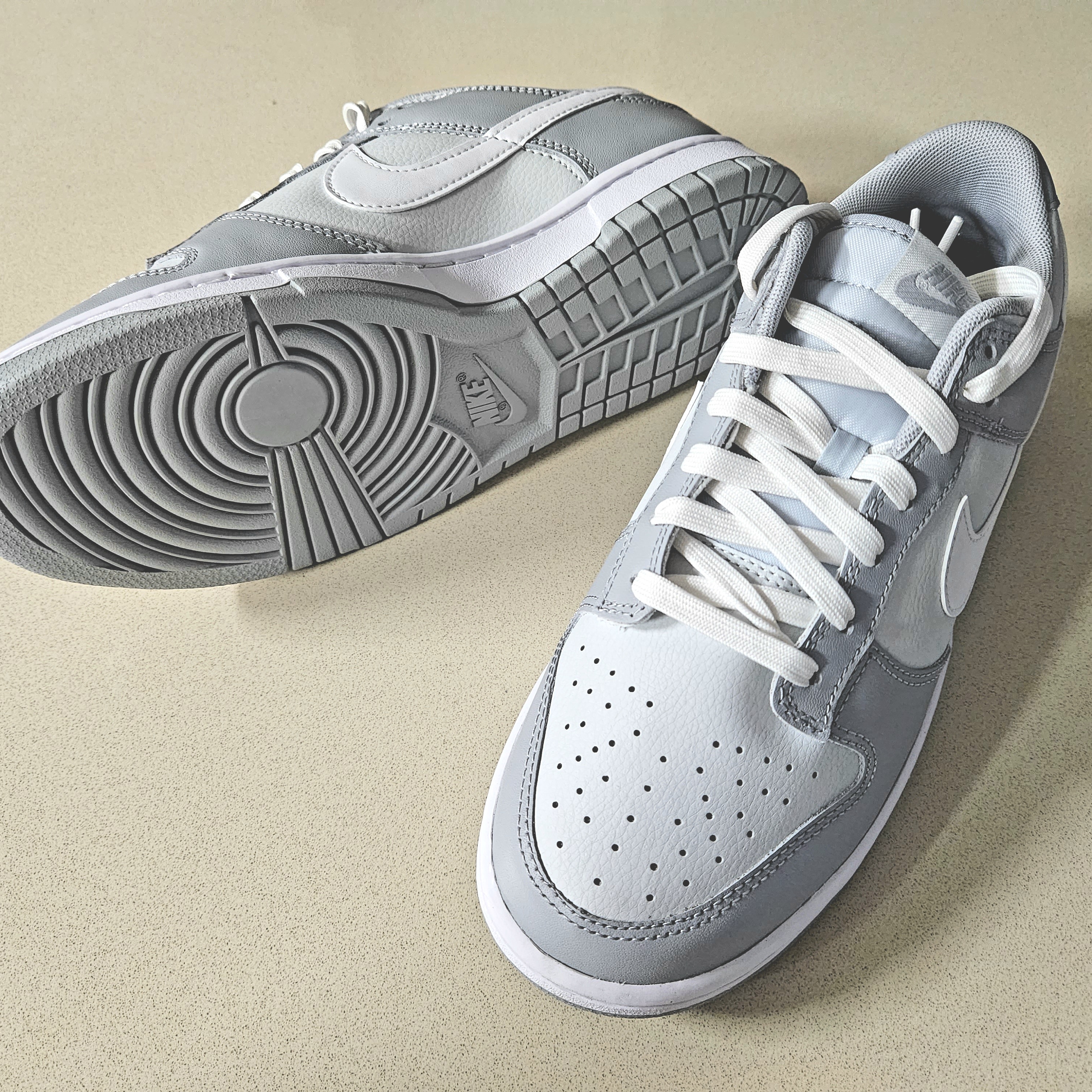 Nike Dunk Low Retro Wolf Grey 착용 스타일 - 3
