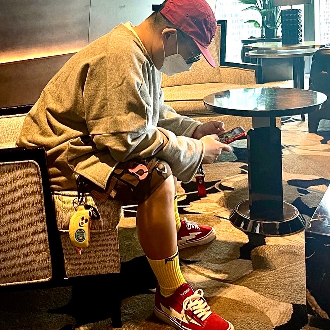 Nike ACG Cargo Shorts Sequoia - US/EU, Supreme Gradient Piping Camp Cap Red - 21SS 착용 스타일 - 2