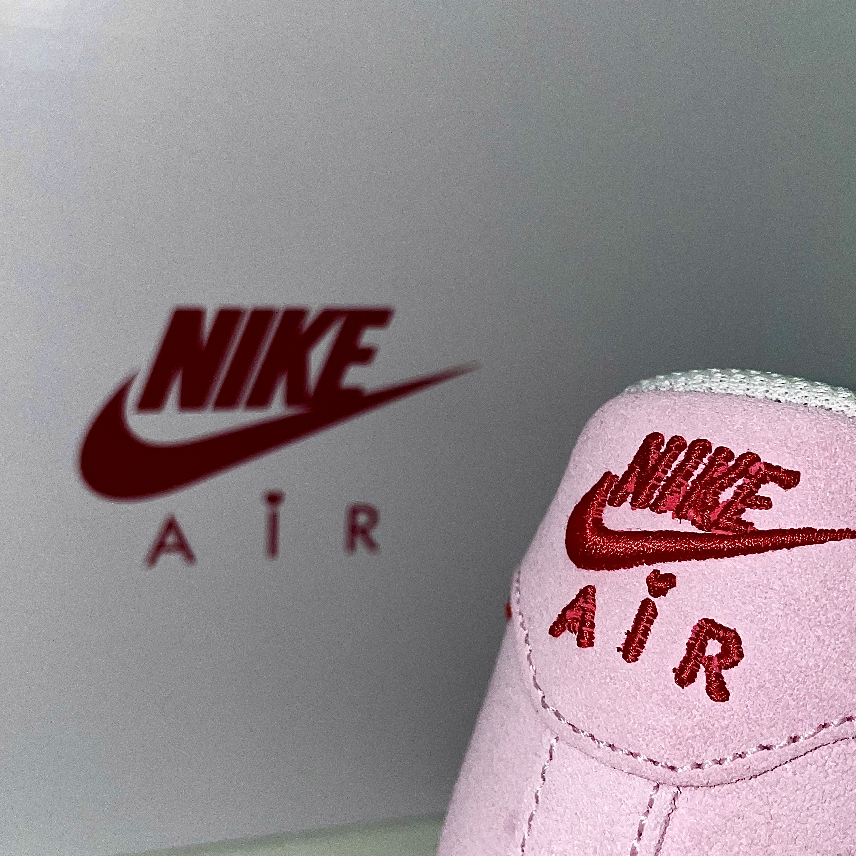 Nike Air Force 1 '07 QS Valentine's Day 착용 스타일 - 2