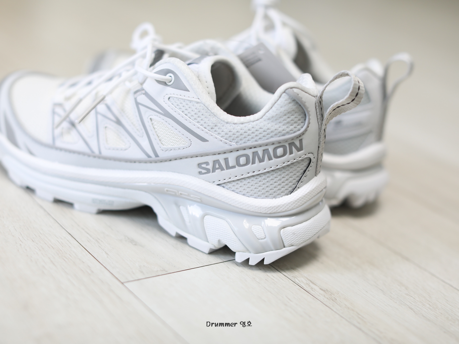 Salomon XT-6 Expanse Vanilla Ice White 착용 스타일 - 2
