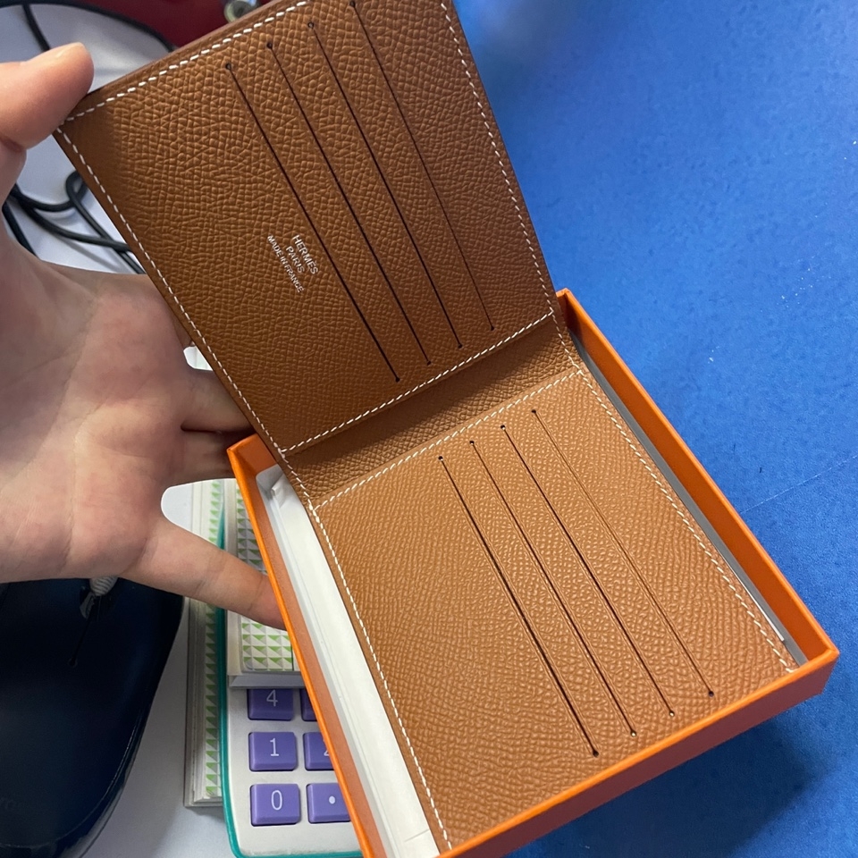 Hermes Citizen Twill Compact Wallet Epsom & Gold Ecru Vert Absinthe 착용 스타일 - 2