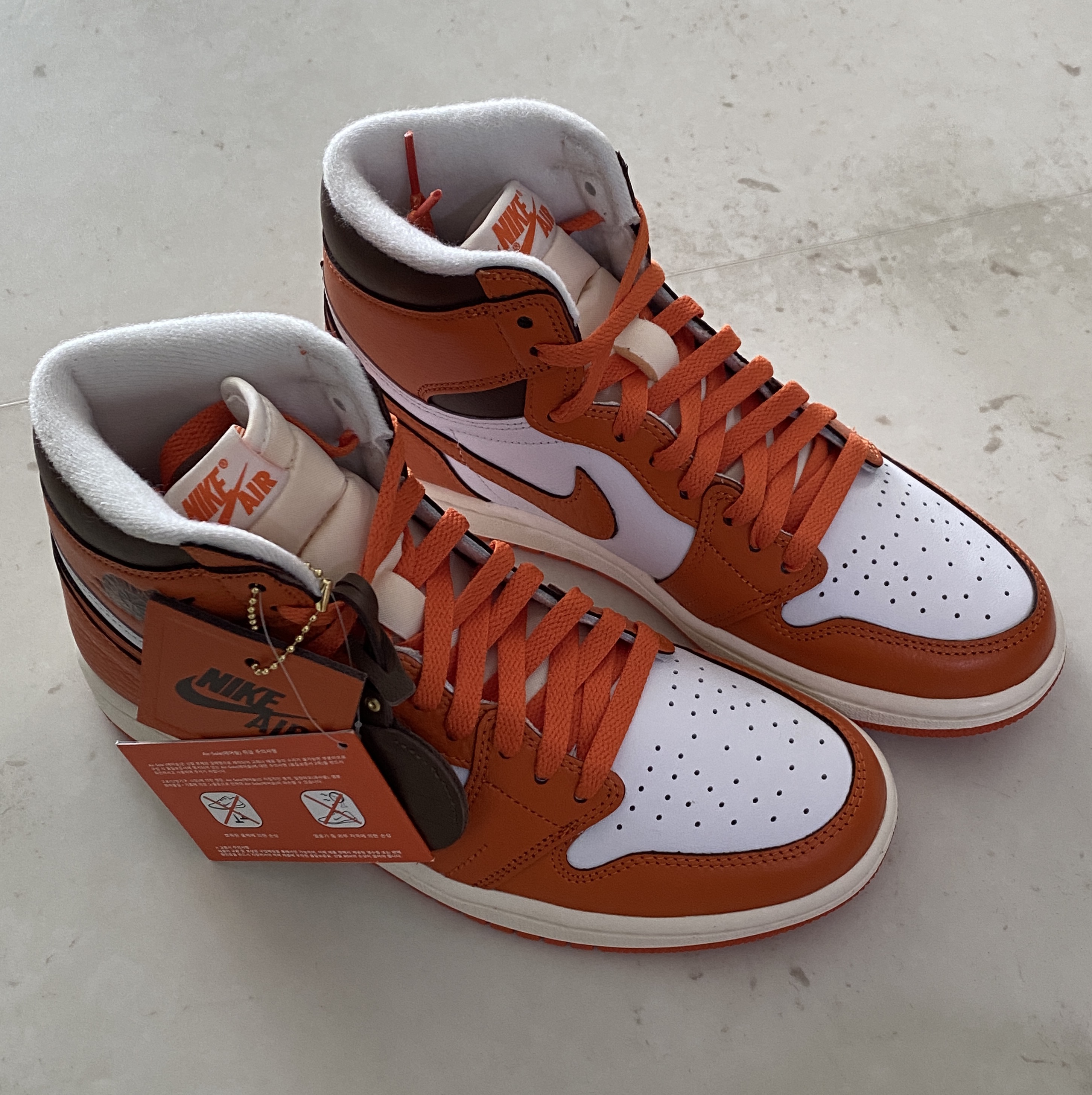 (W) Jordan 1 Retro High OG Starfish 착용 스타일
