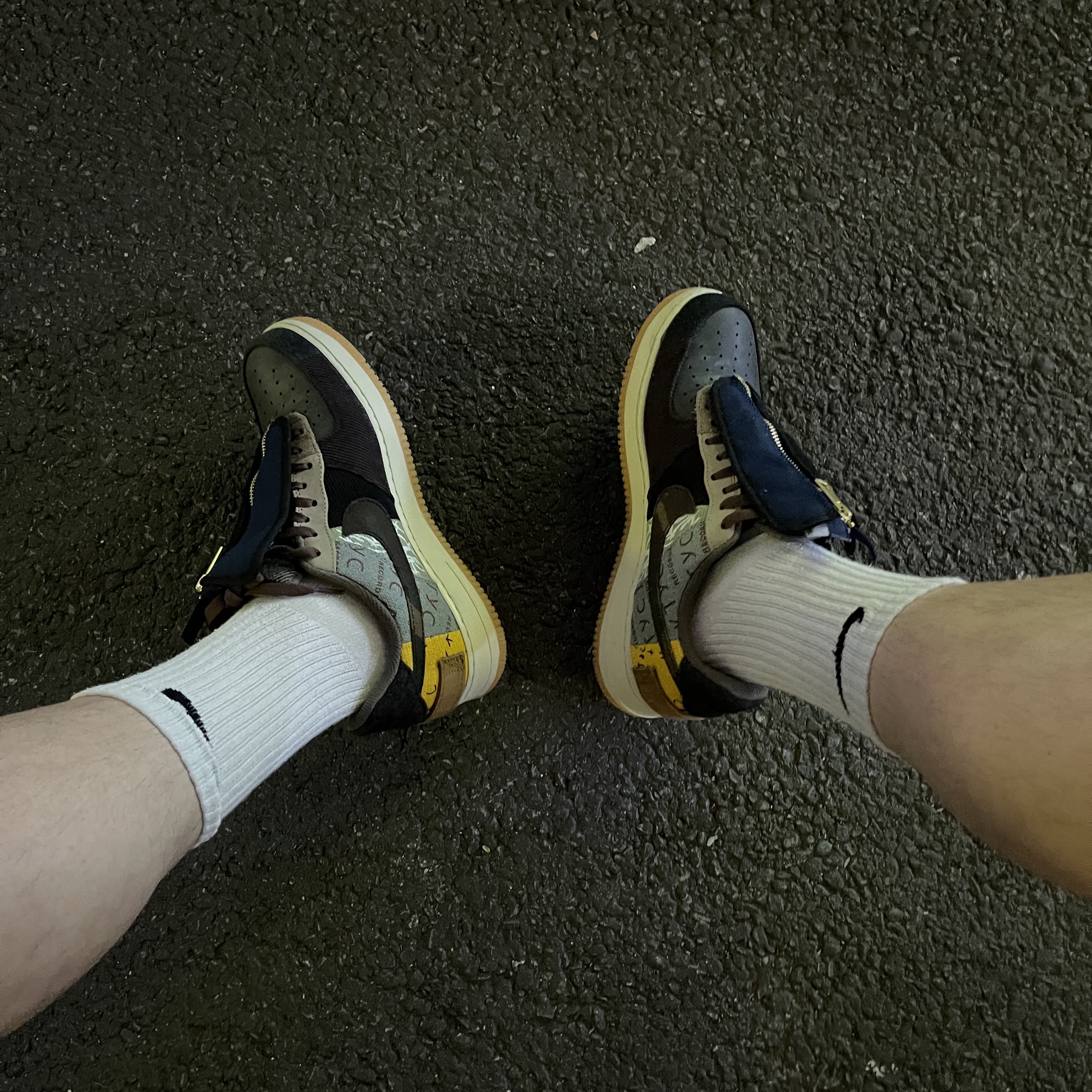 Nike x Travis Scott Air Force 1 Low Cactus Jack 착용 스타일 - 2