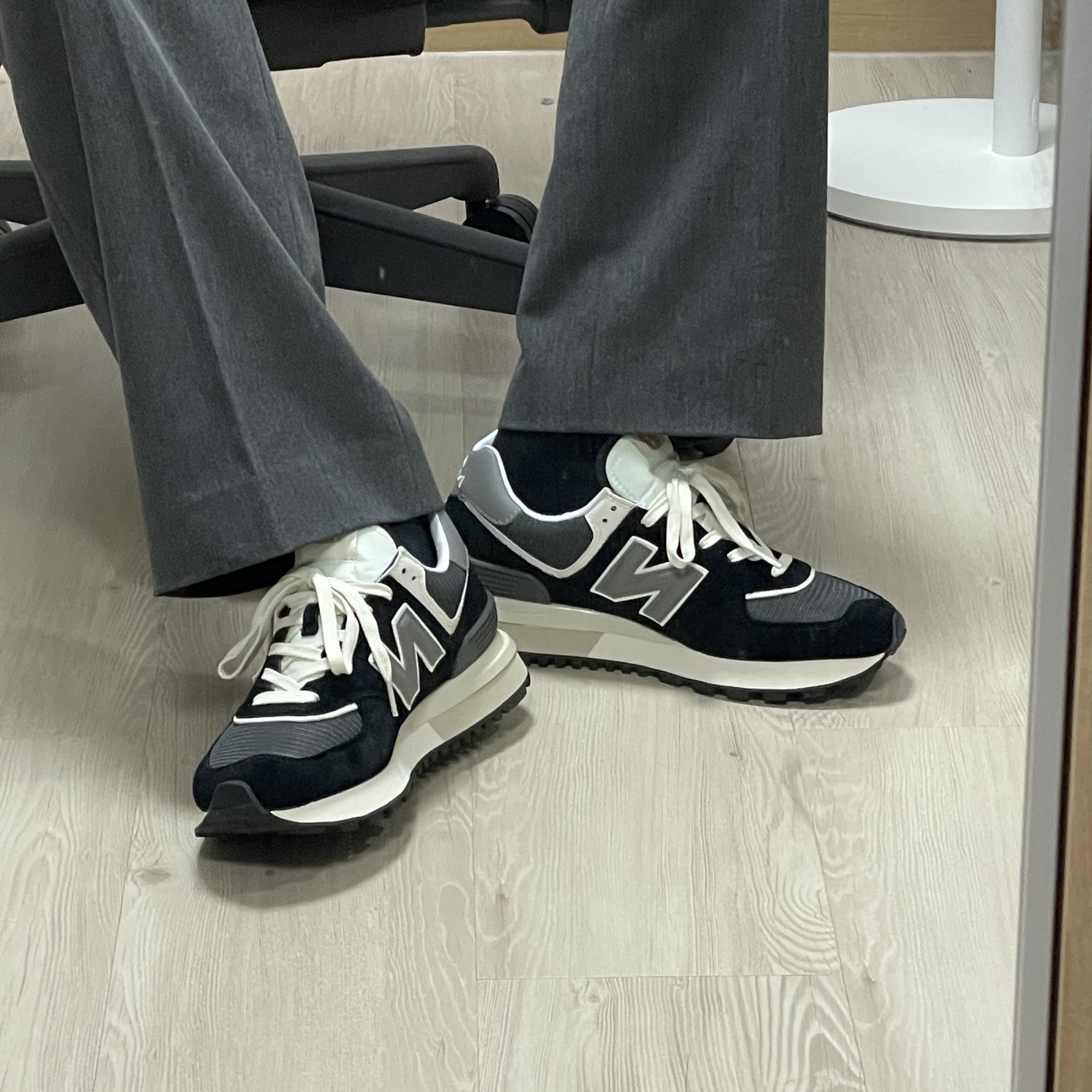 New Balance 574 Legacy Black 착용 스타일