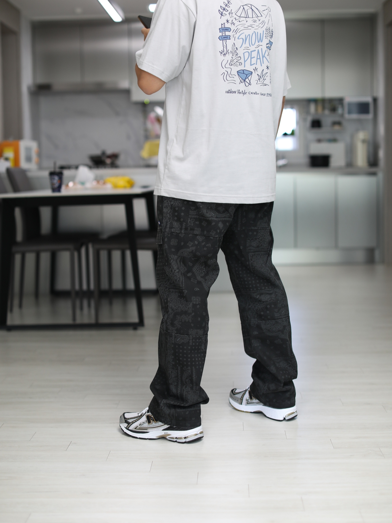 New Balance 1906R White Gold 착용 스타일 - 2
