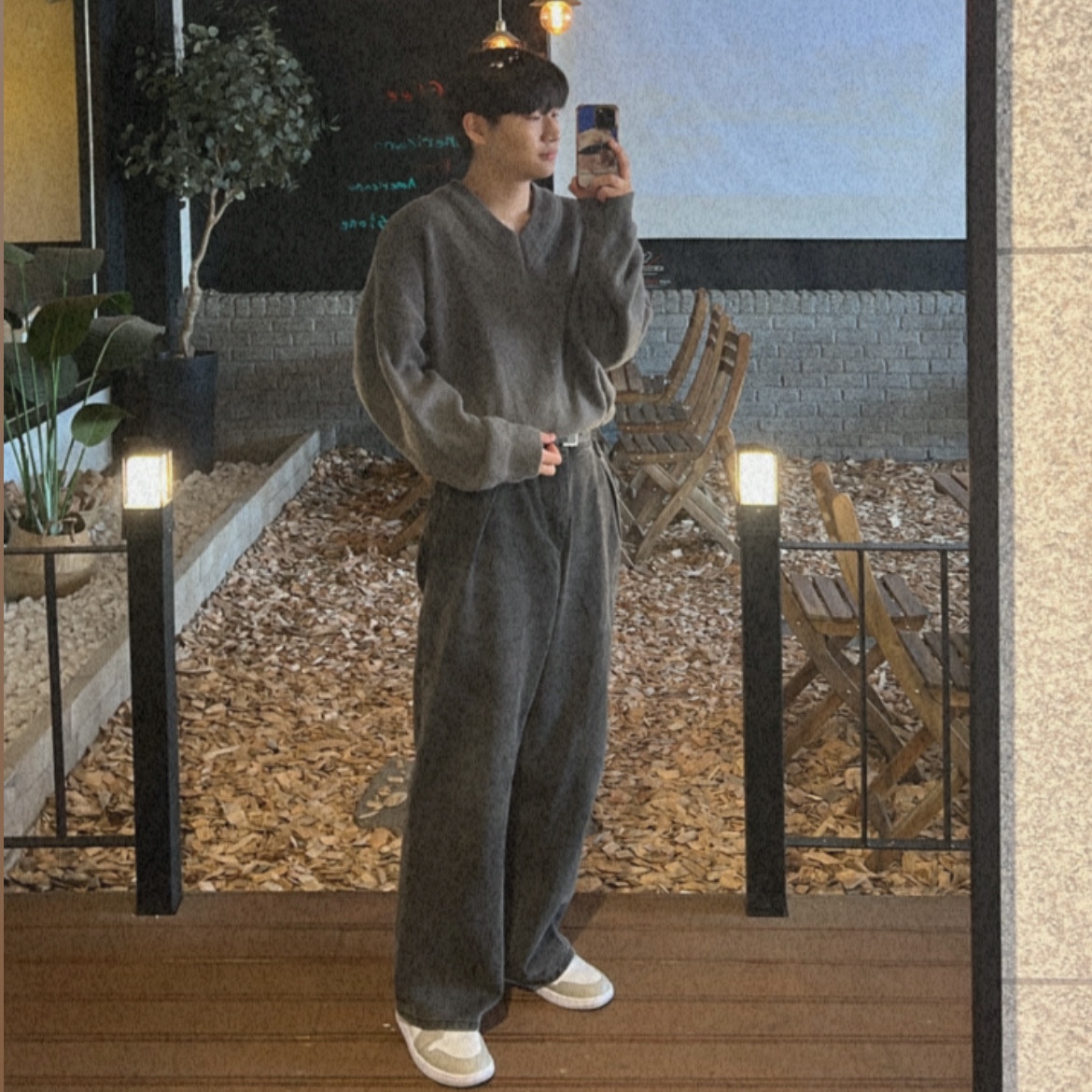 Jordan 1 Mid College Grey 착용 스타일