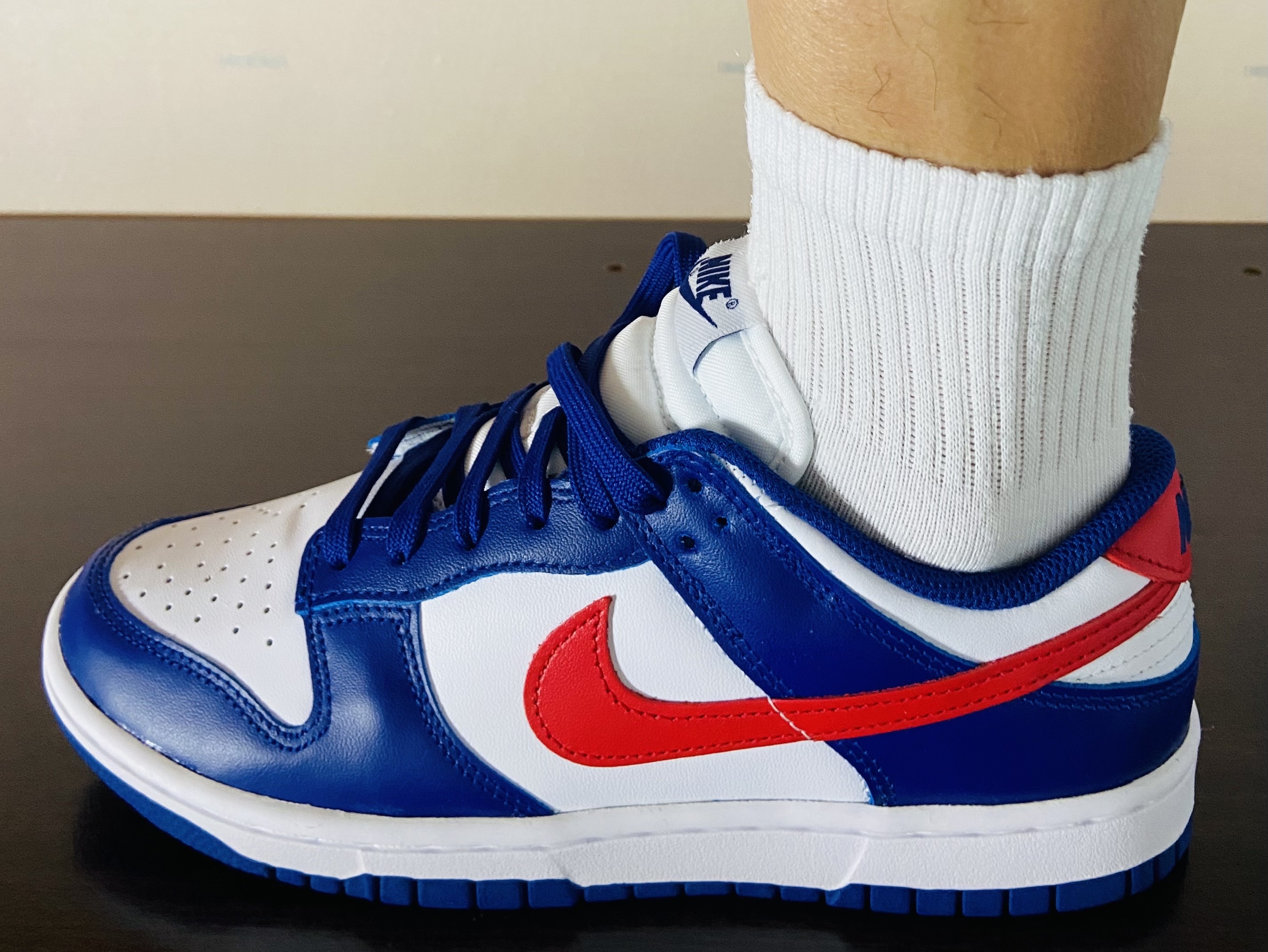 (W) Nike Dunk Low White and University Red 착용 스타일