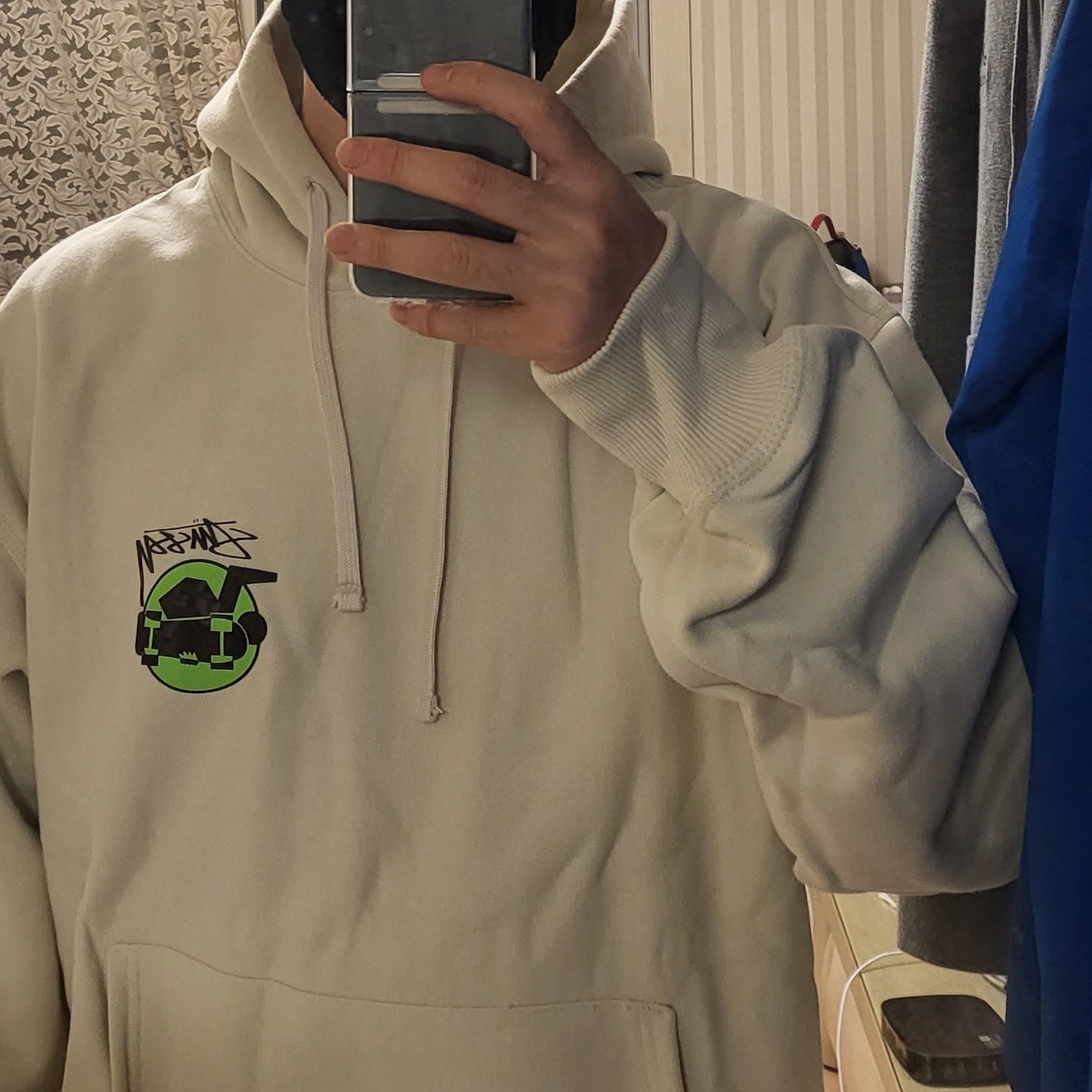 Stussy Skateman Hoodie Putty 착용 스타일