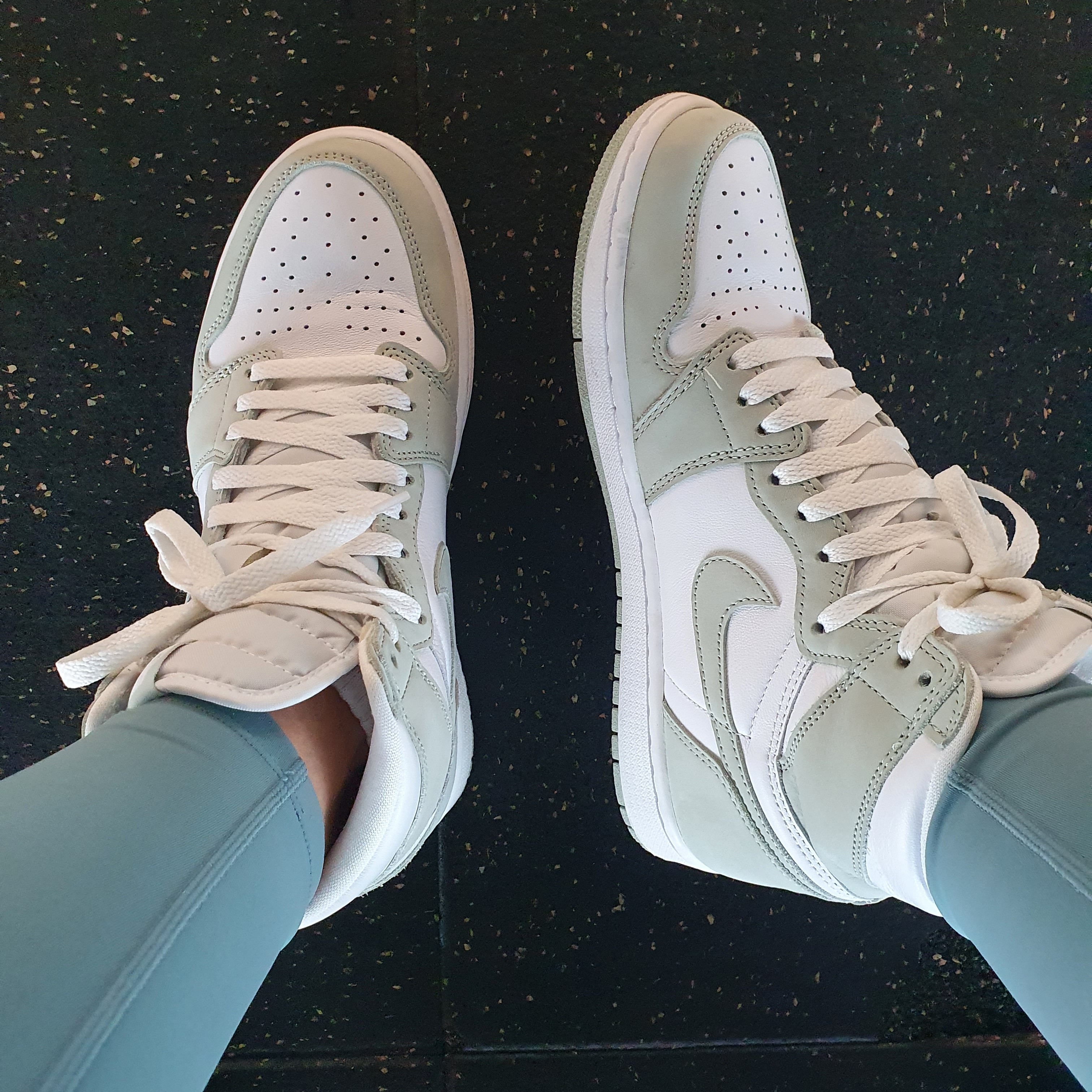(W) Jordan 1 Retro High OG Seafoam 착용 스타일 - 3
