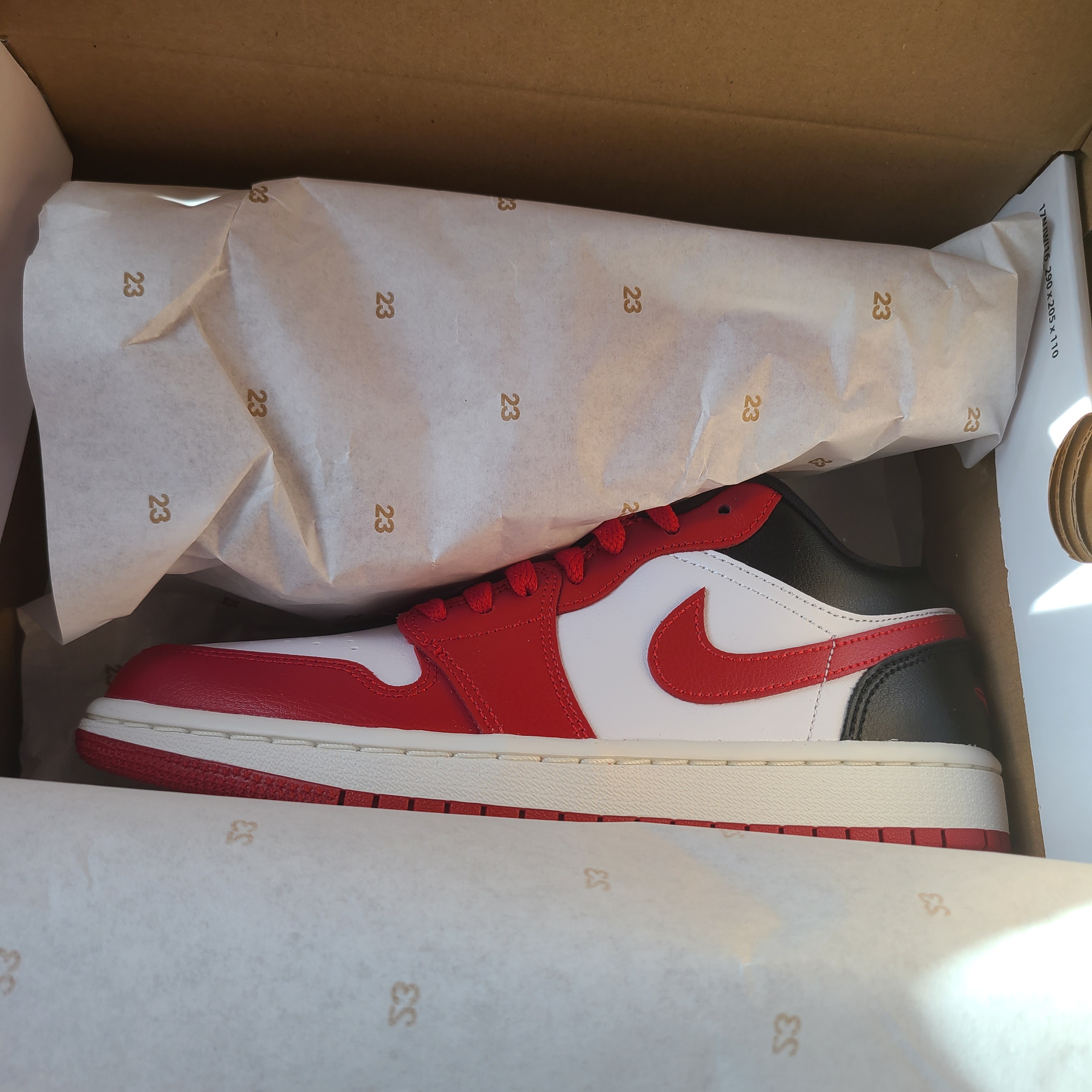 (W) Jordan 1 Low White Gym Red 착용 스타일