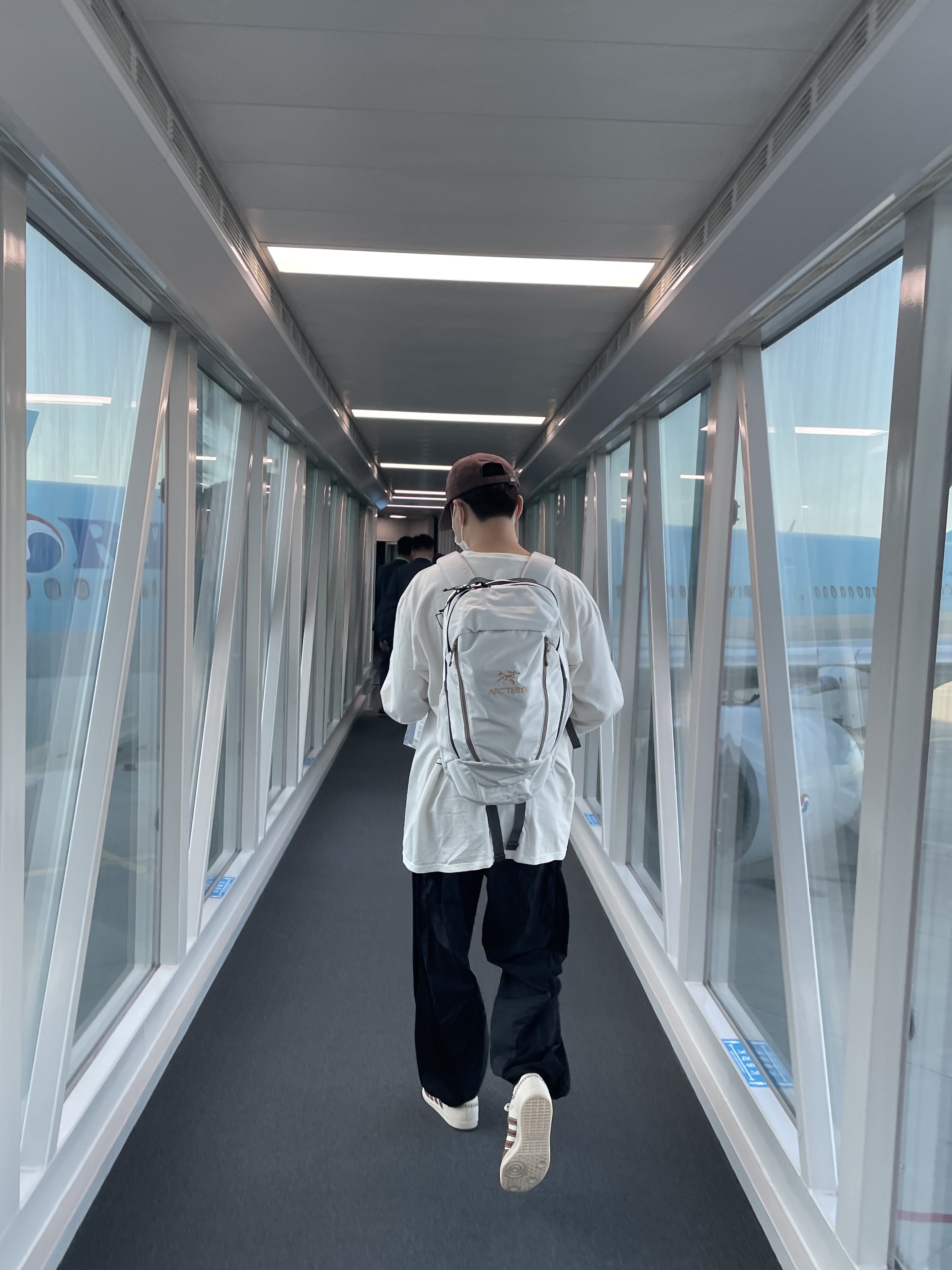 Arc'teryx x Beams Mantis 26 Backpack White 착용 스타일 - 2