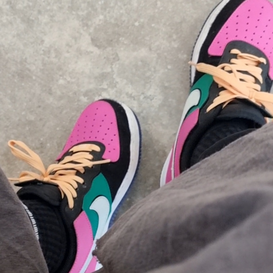Nike Air Force 1/1 Multi-Color 착용 스타일