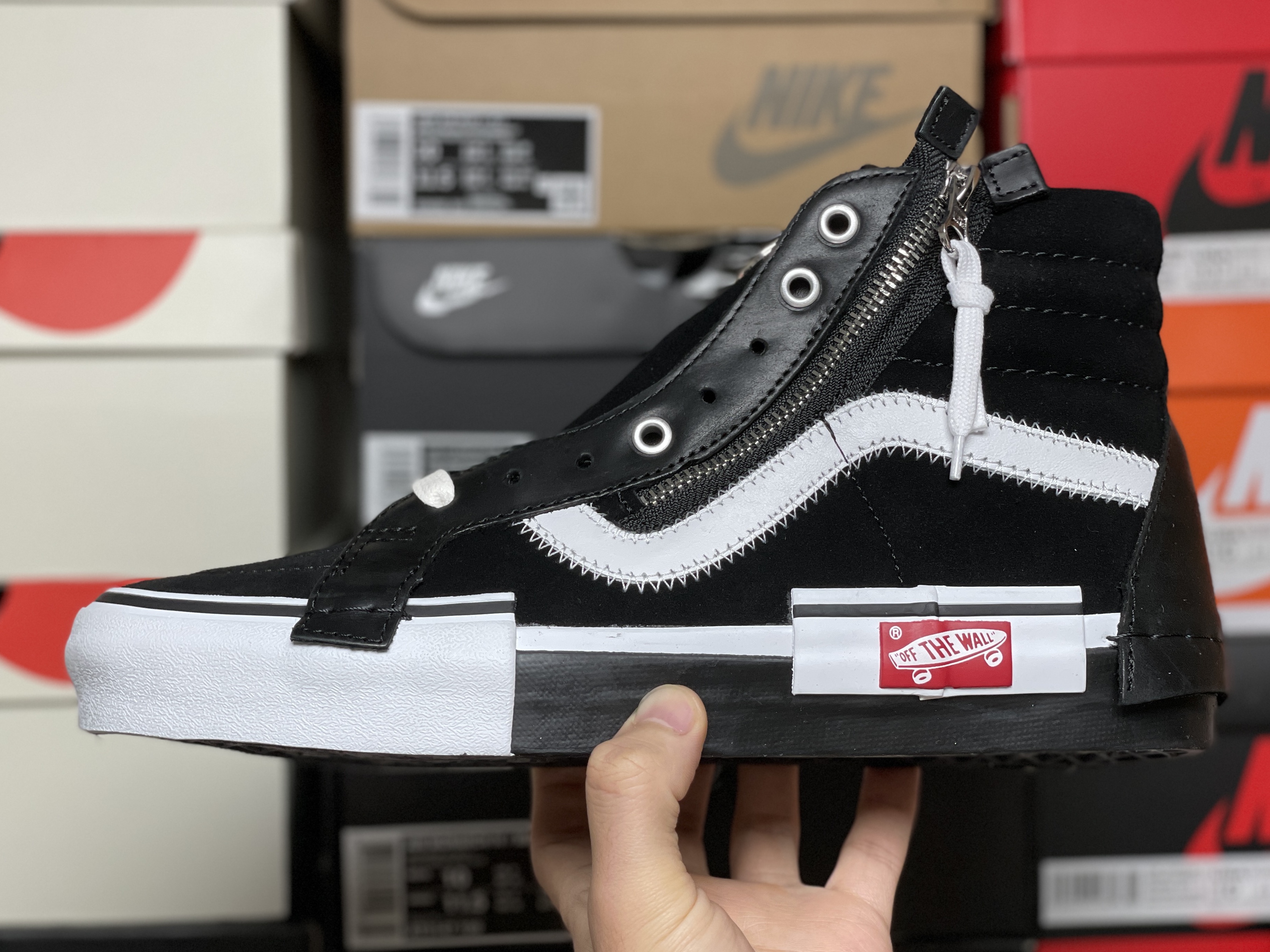 Vans Vault x Mastermind x END. Sk8-Hi Cap LX Black 착용 스타일 - 1