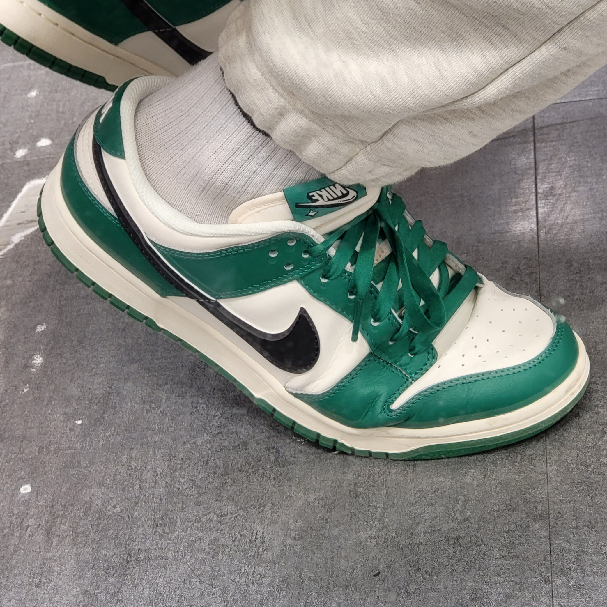 Nike Dunk Low Retro SE Jackpot Malachite 착용 스타일