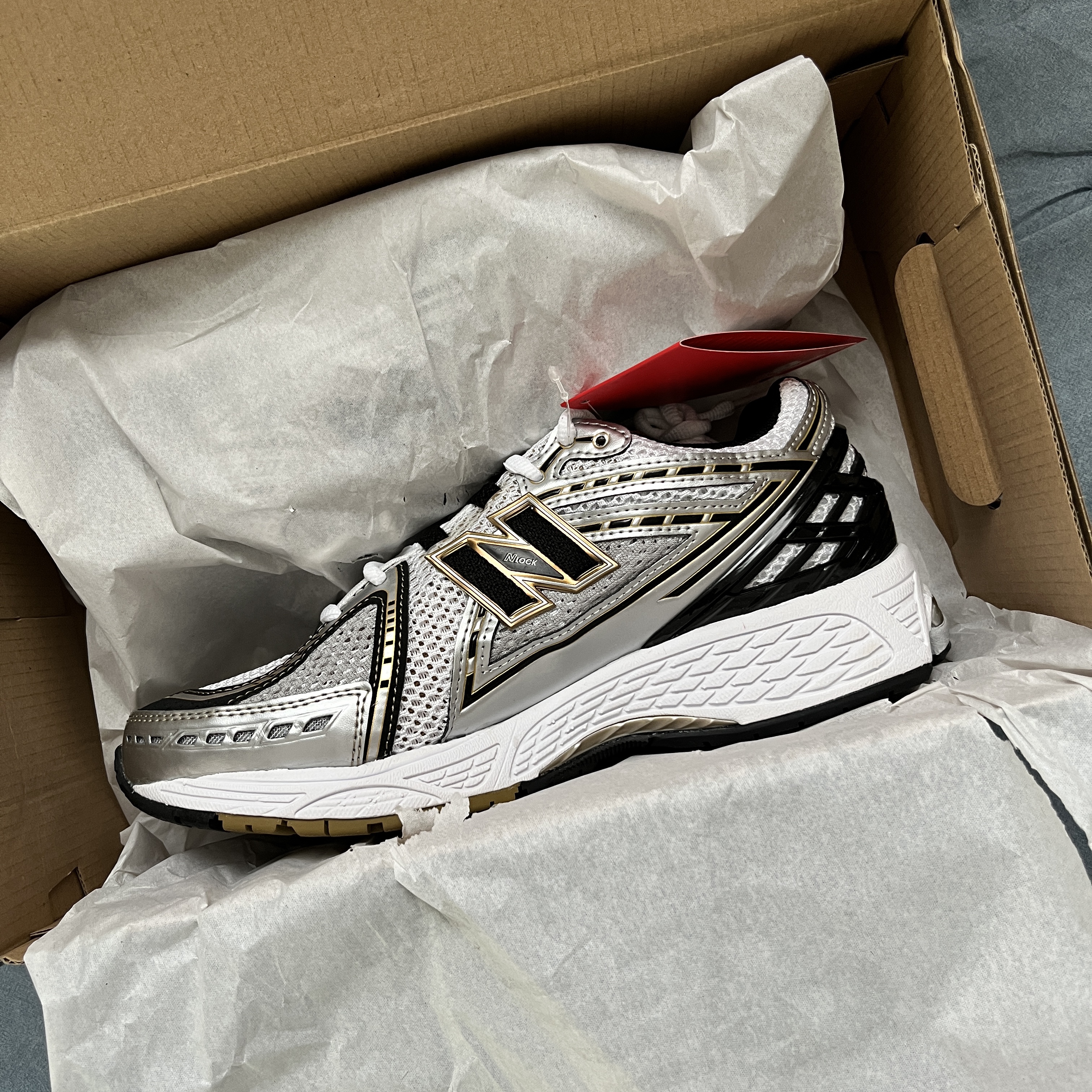 New Balance 1906R White Gold 착용 스타일 - 2