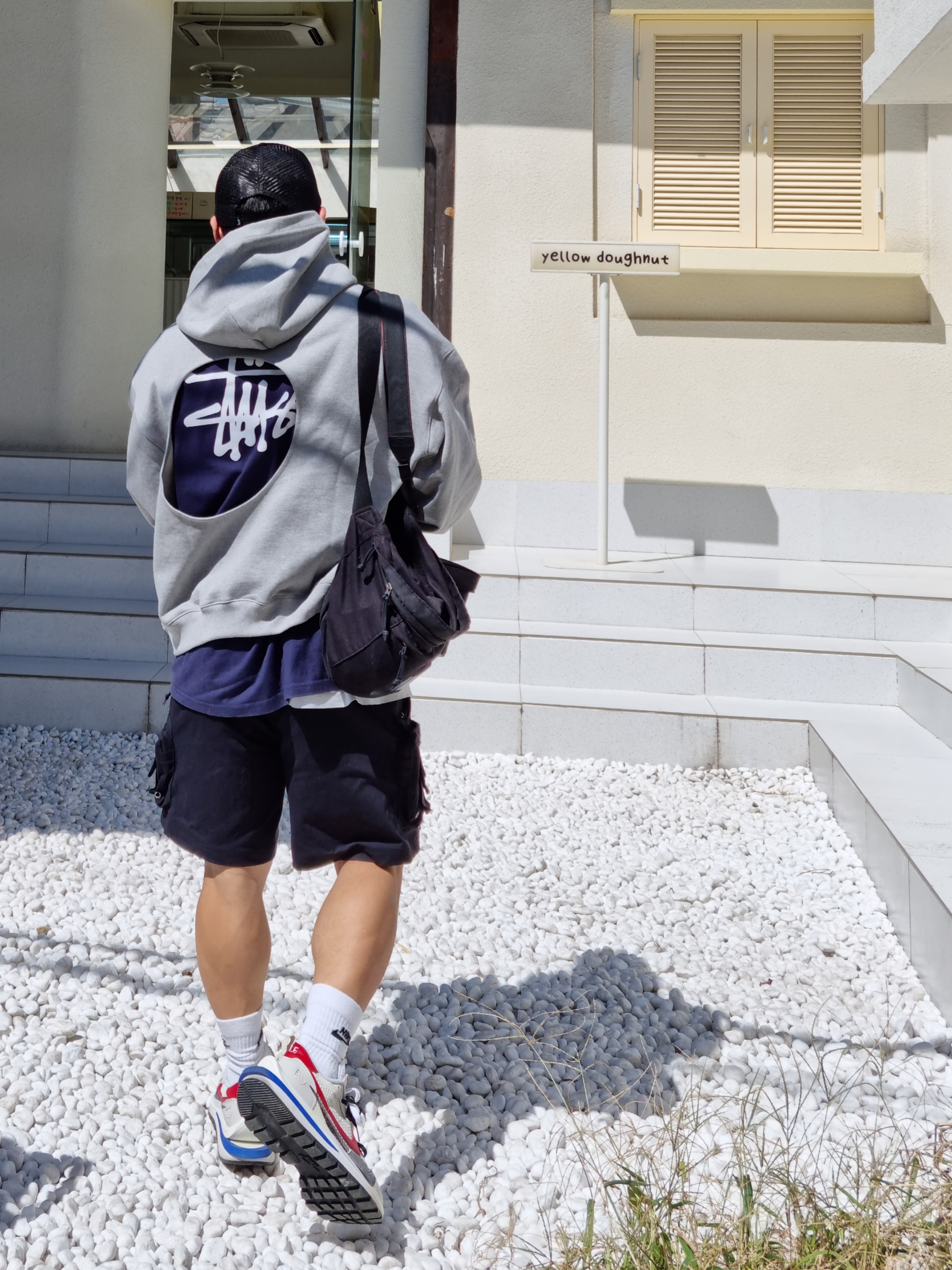 Nike x Sacai VaporWaffle Royal Fuchsia, Stussy Basic Stussy T-Shirt Navy 2022 착용 스타일 - 5