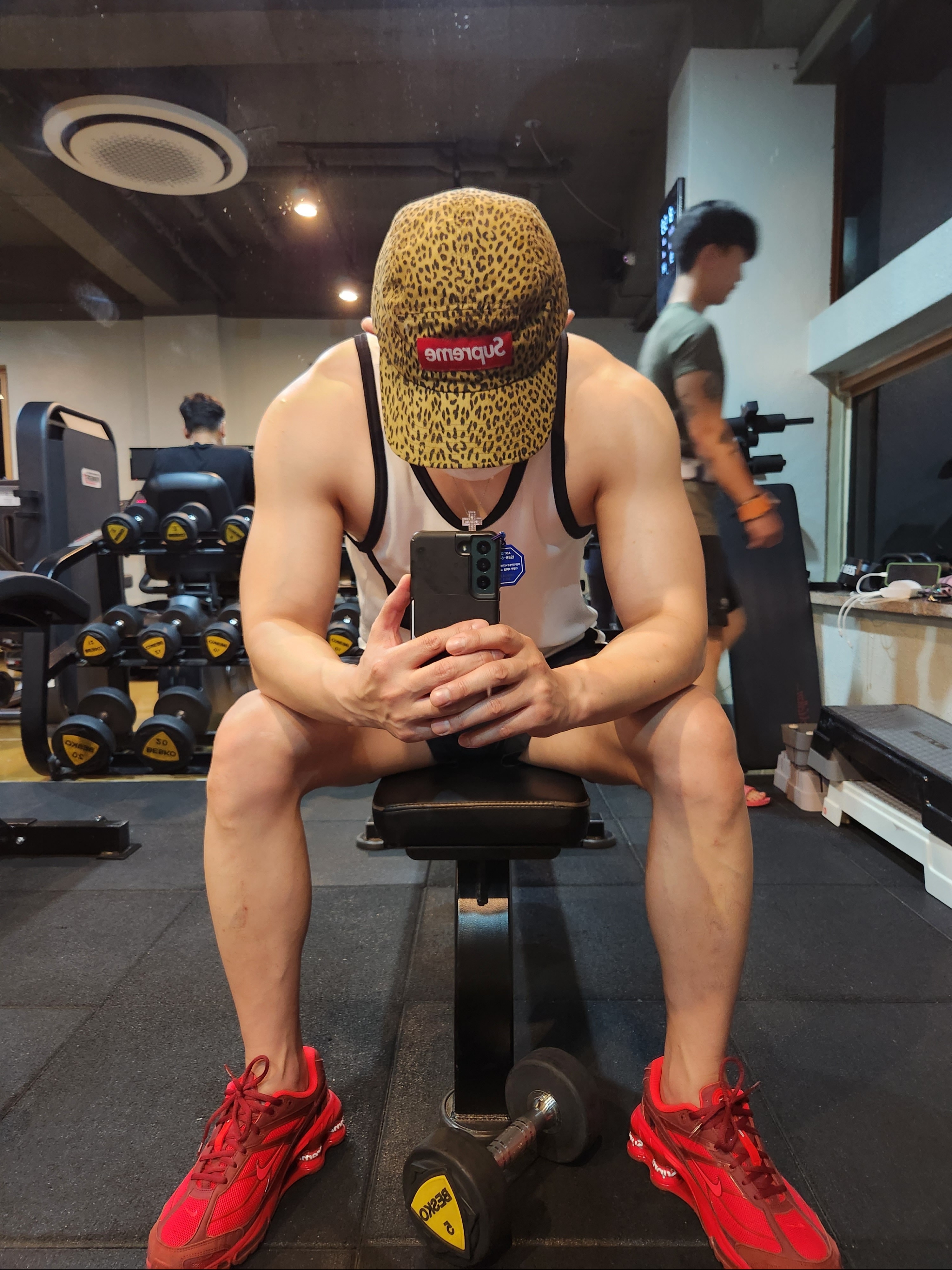 Nike x Supreme Shox Ride 2 SP Red, Supreme x Barbour Waxed Cotton Camp Cap Leopard - 20SS 착용 스타일