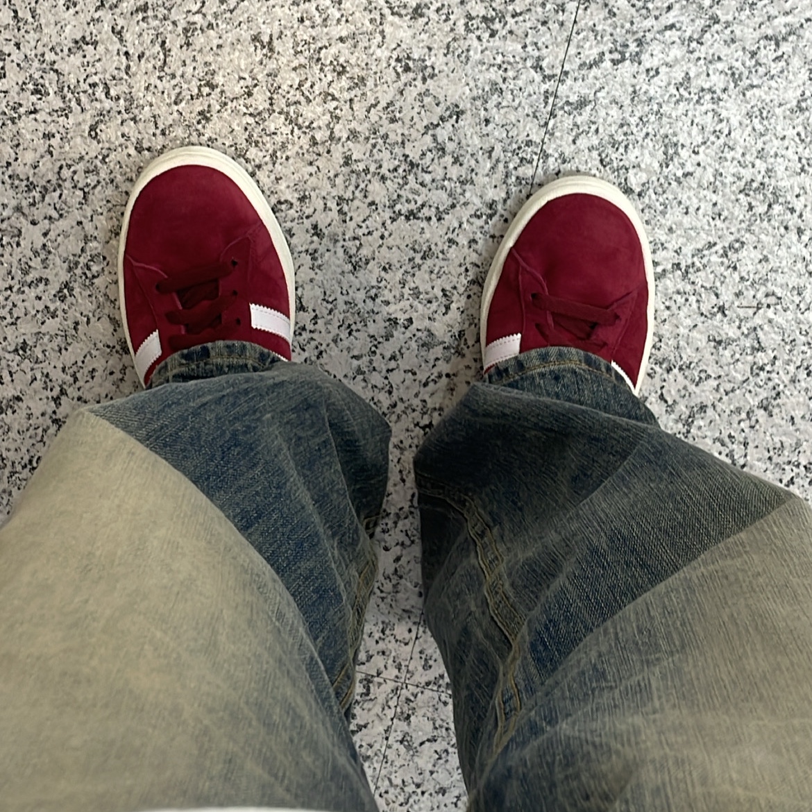 Adidas Campus Collegiate Burgundy 착용 스타일 - 1